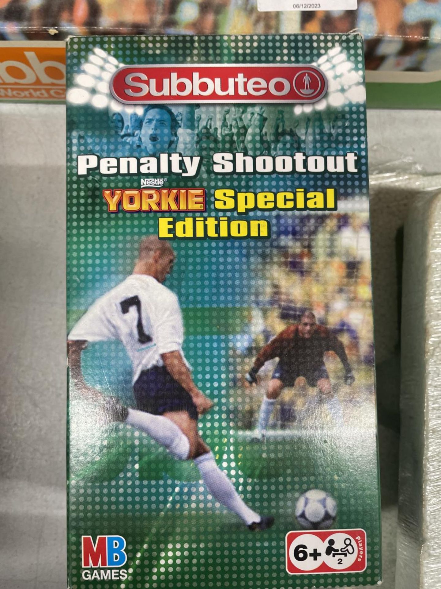 A VINTAGE SUBBUTEO WORLD CUP EDITION FOOTBALL GAME NO. 60240, 4 FOOTBALL TEAMS - 2 MISSING - Image 3 of 4