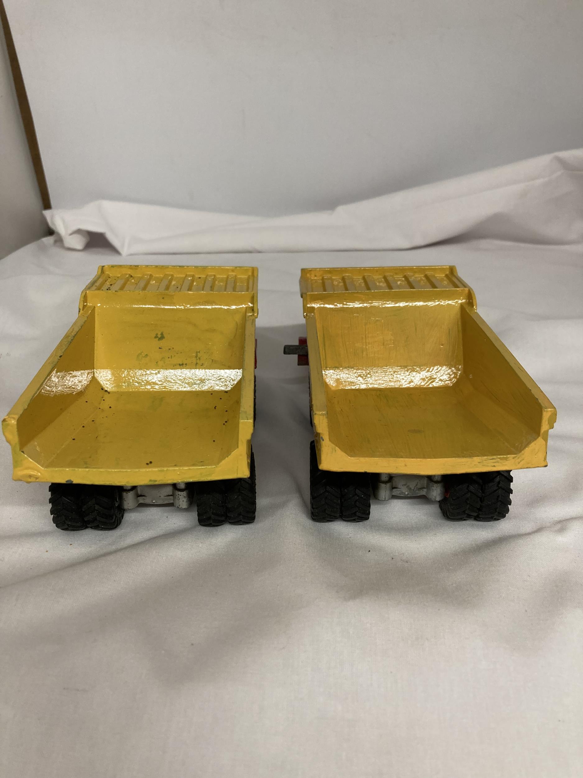 TWO DINKY TOYS AVELING - BARFORD DUMP TRUCKS UNBOXED - Image 3 of 3