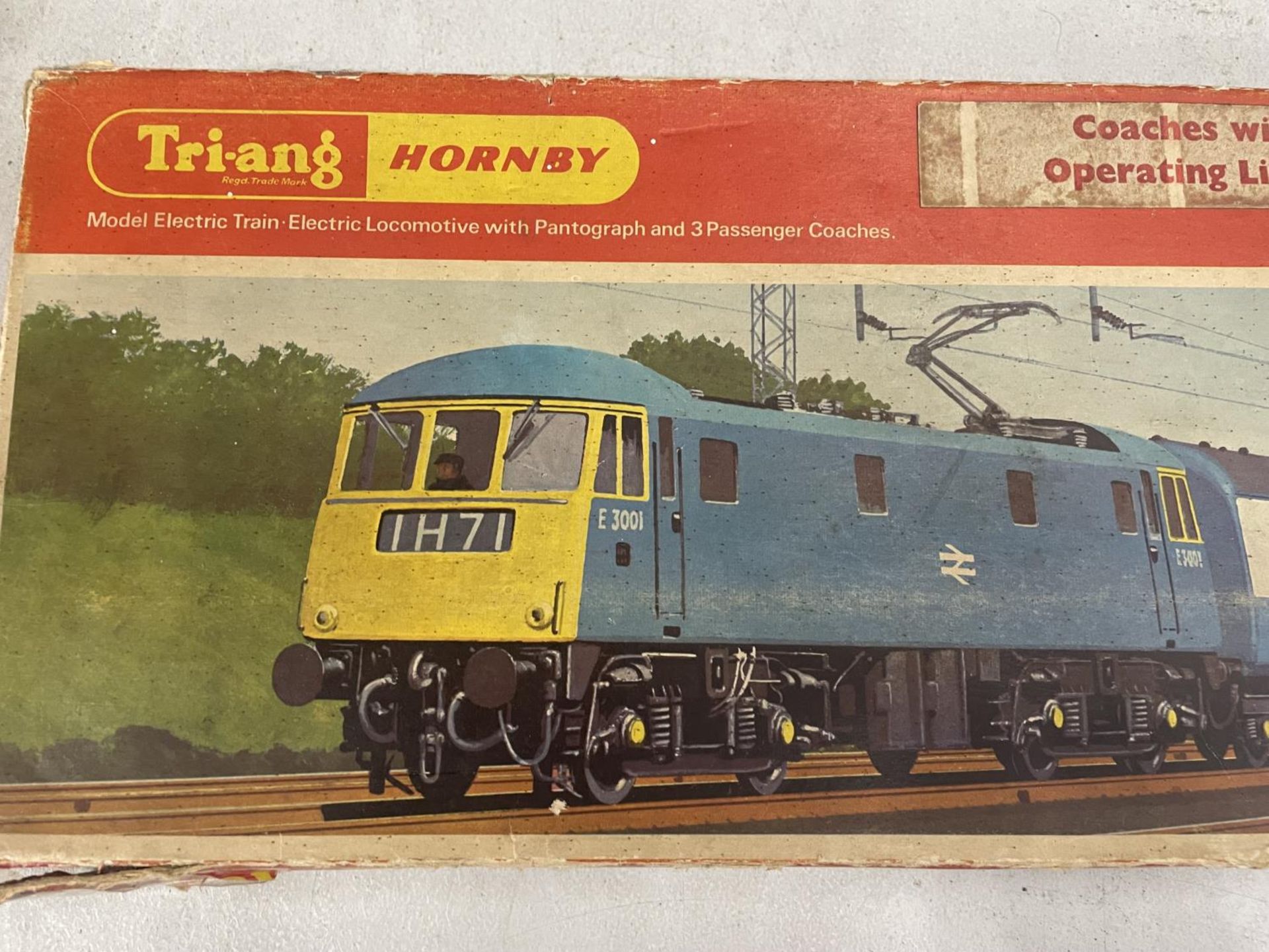 A BOXED 1960'S TRI-ANG HORNBY INTER-CITY SET NO. R644A, WITH OPERATING COACH LIGHTS - Image 2 of 4