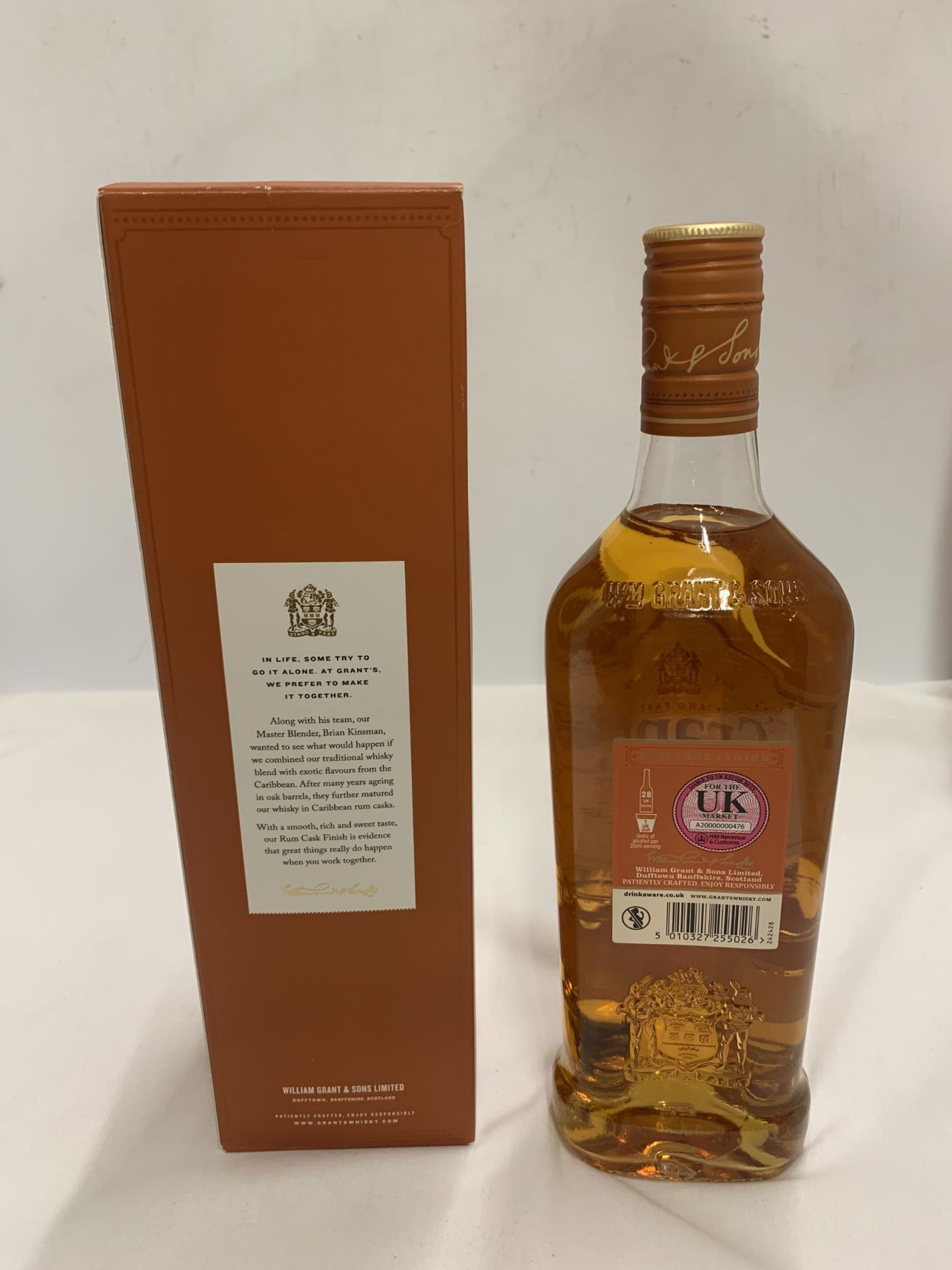 A BOXED 70CL BOTTLE - GRANT'S CASK EDITIONS RUM CASK FINISH BLENDED SCOTCH WHISKY - Bild 2 aus 2