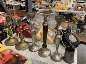 TWO PAIRS OF VINTAGE CANDLESTICKS TO INCLUDE CHROME EFFECT EXAMPLES, PEWTER TANKARD AND FURTHER