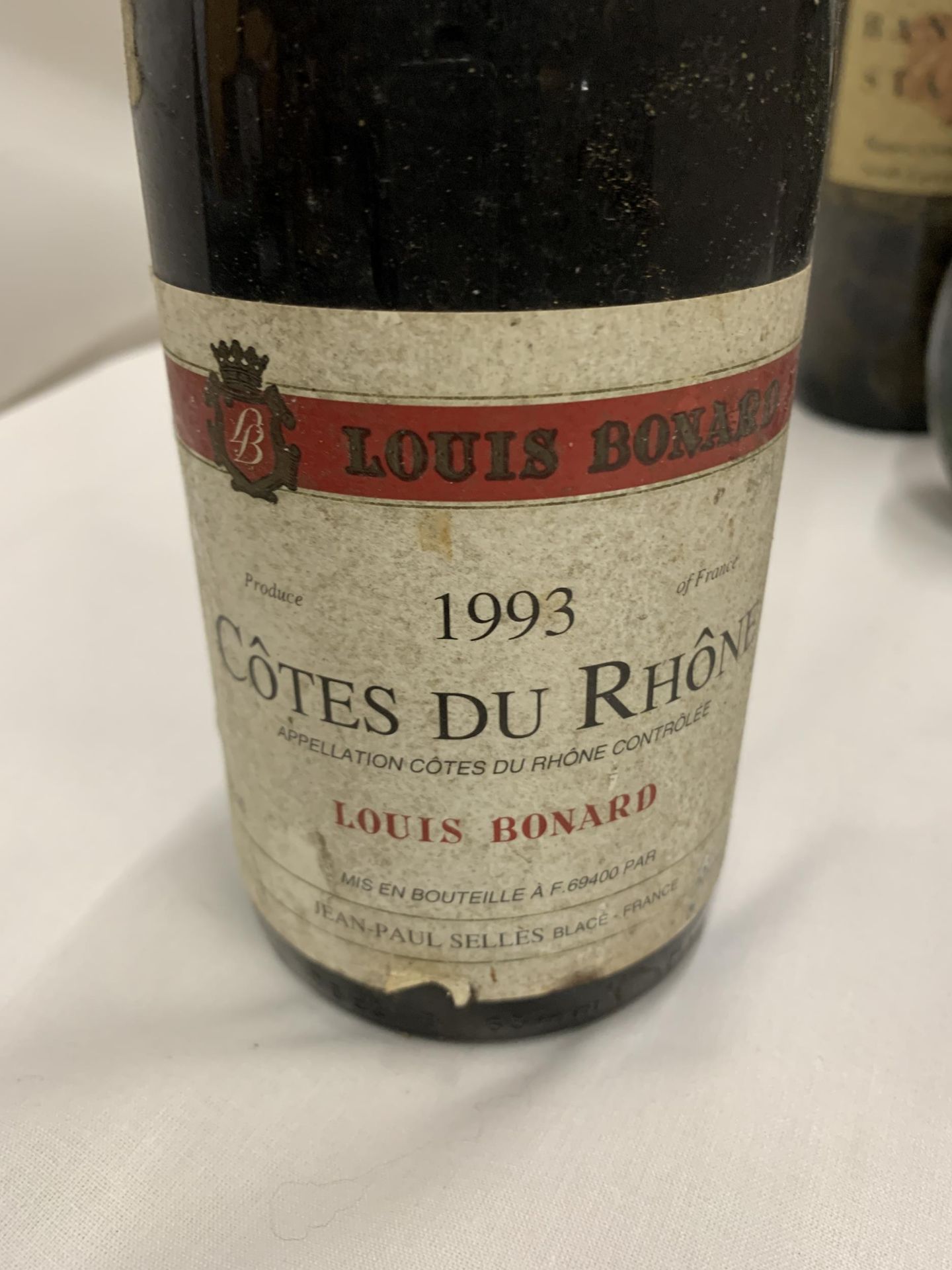 FOUR MIXED BOTTLES - 1993 COTES DU RHONE LOUIS BONARD, HARDY'S, 1999 FRANKEN SPATLESE AND 1997 - Image 2 of 7