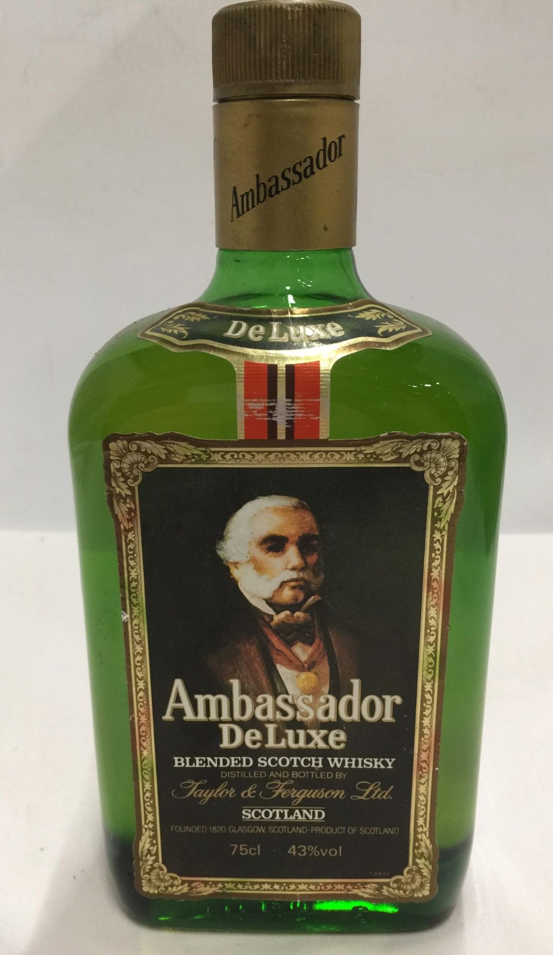 A 75CL BOTTLE - AMBASSADOR DE LUXE BLENDED SCOTCH WHISKY, 43% VOL