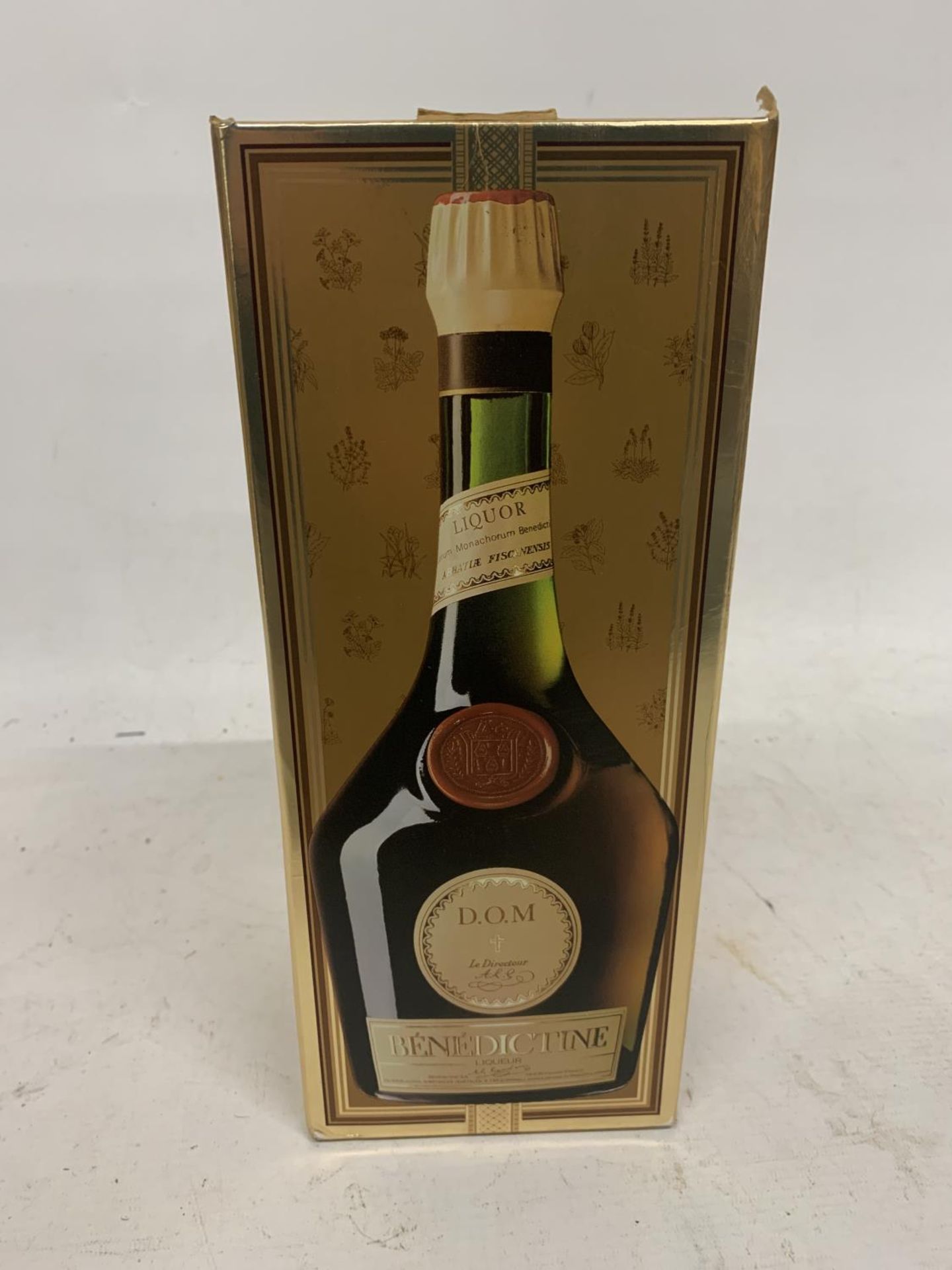 A 1 LITRE BOTTLE OF BENEDICTINE - BOXED