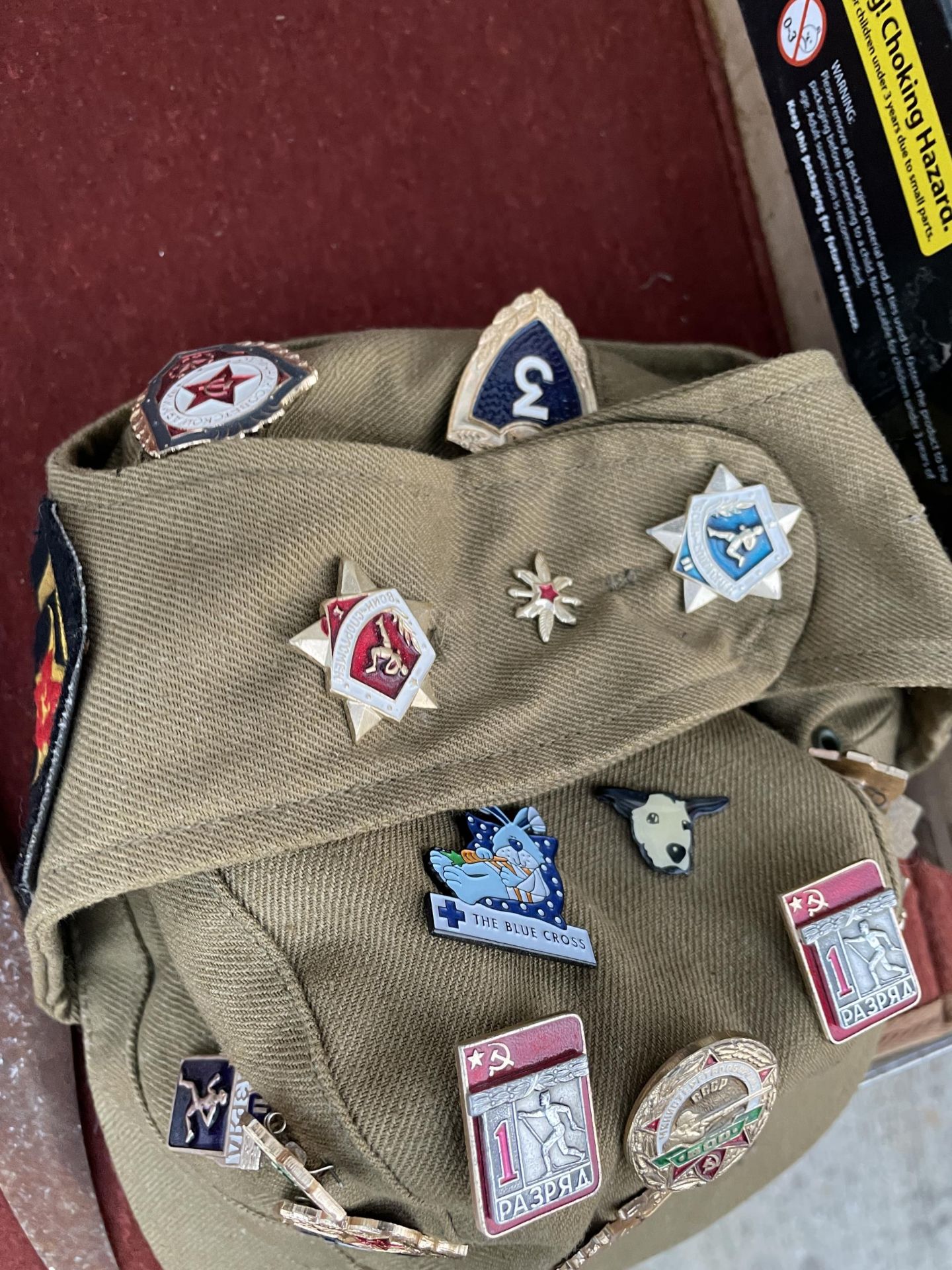 A MILITARY CAP WITH VARIOUS BADGES AND A FURTHER KNIFE - Image 3 of 3