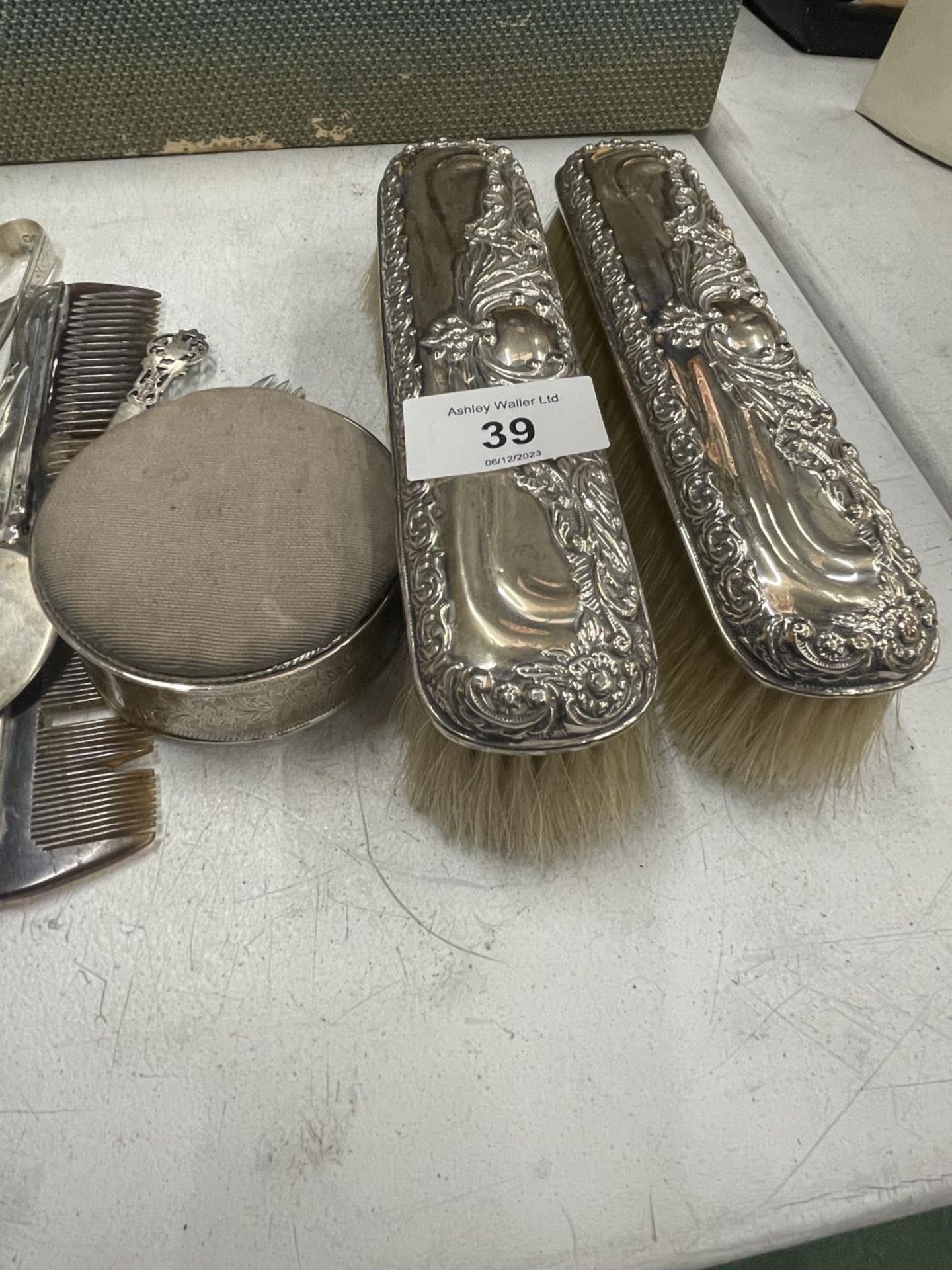 VARIOUS SILVER ITEMS TO INCLUDE TWO BRUSHES A PIN CUSHION AND SEVERAL ITEMS OF FLATWARE ETC - Image 2 of 6