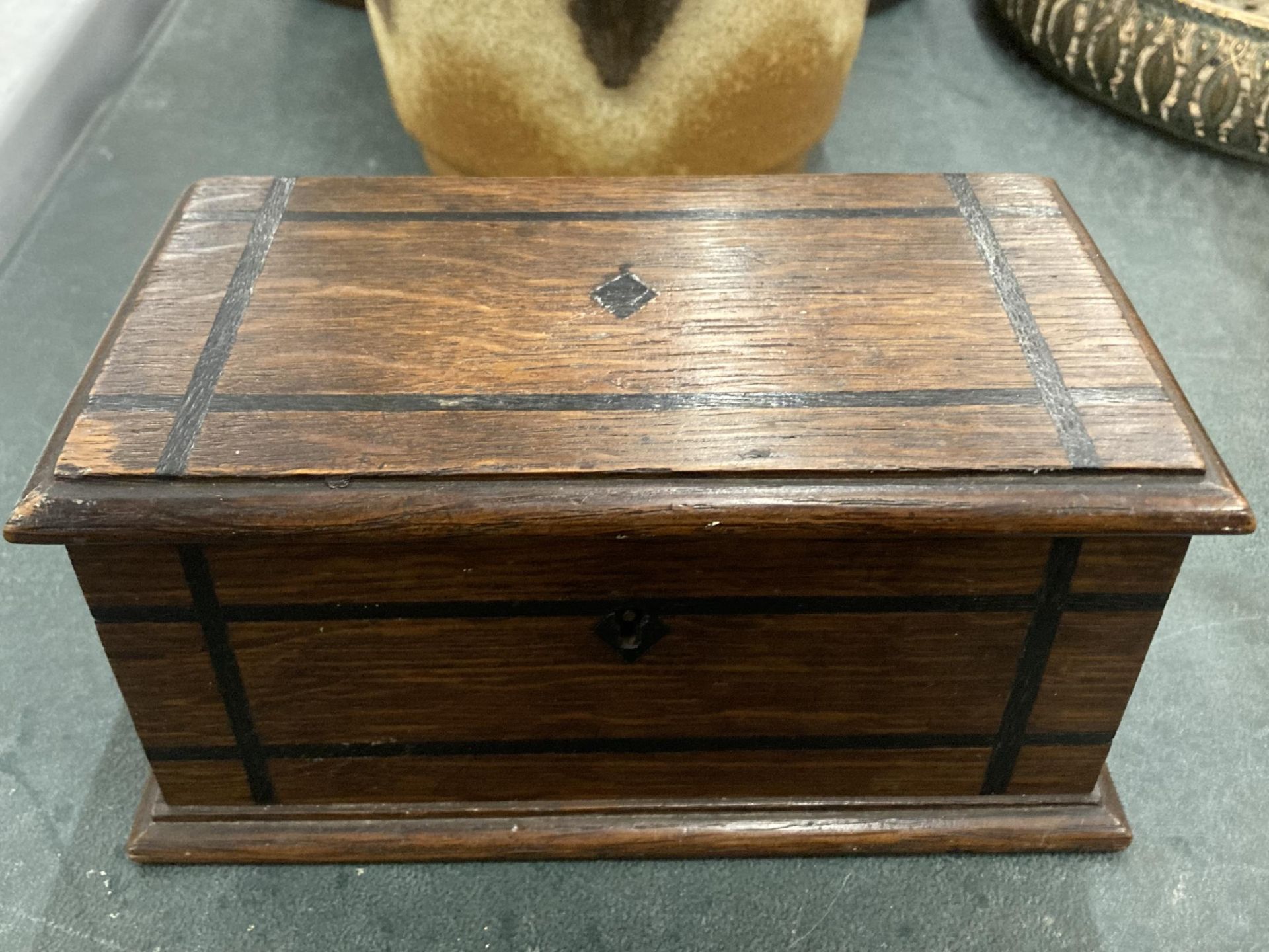 TWO JEWELLERY BOXES TO INCLUDE INLAID AND WOODEN EXAMPLE - Image 4 of 5