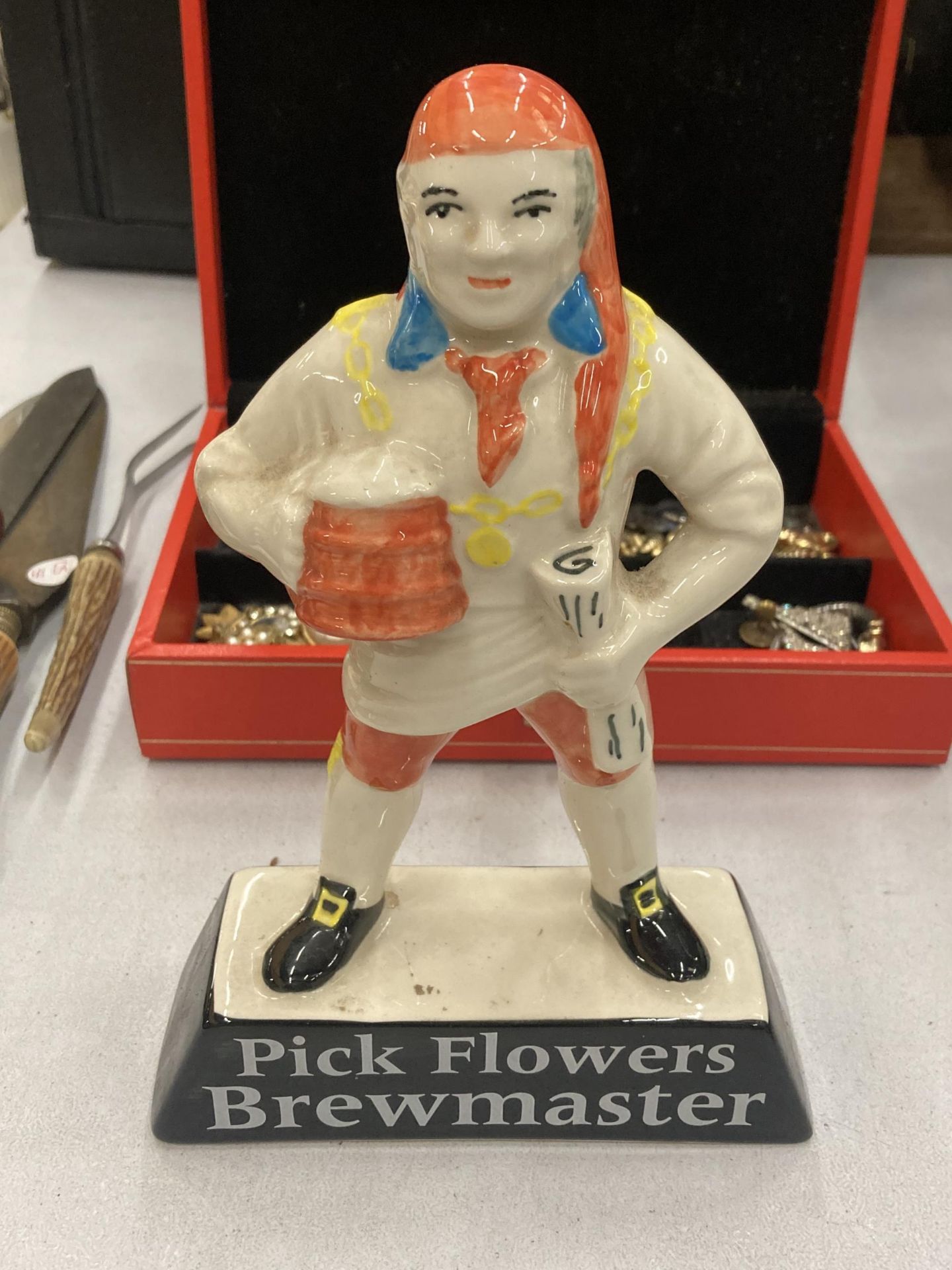 AN ORIGINAL 1960S CERAMIC CARLTON WARE FLOWERS BREWMASTER MAN