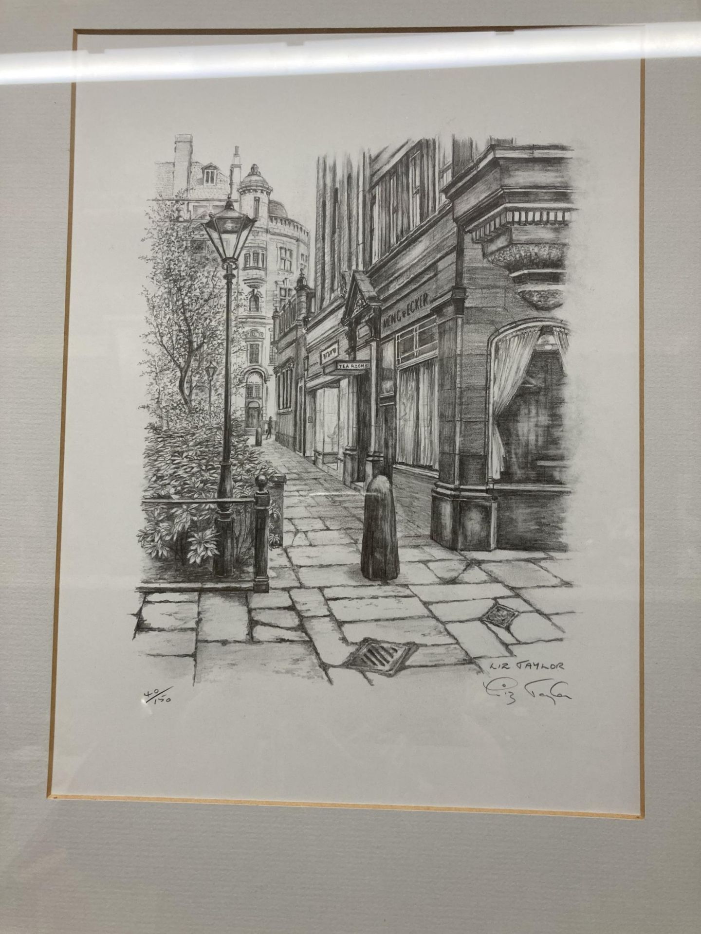 A FRAMED LIMITED EDITION 40/150 LIZ TAYLOR PRINT OF A STREET SCENE AND TWO FURTHER FRAMED PRINTS - Image 7 of 10