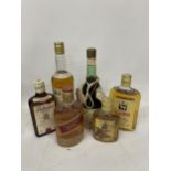 SIX MIXED BOTTLES - 2 X WHITE HORSE OLD SCOTCH WHISKY, JOHNNIE WALKER RED LABEL, BELL'S ETC