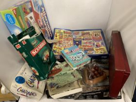 A QUANTITY OF VINTAGE BOARD GAMES, ETC TO INCLUDE SCRABBLE, SCIENCE MUSEUM ALTERNATIVE ENERGIES,