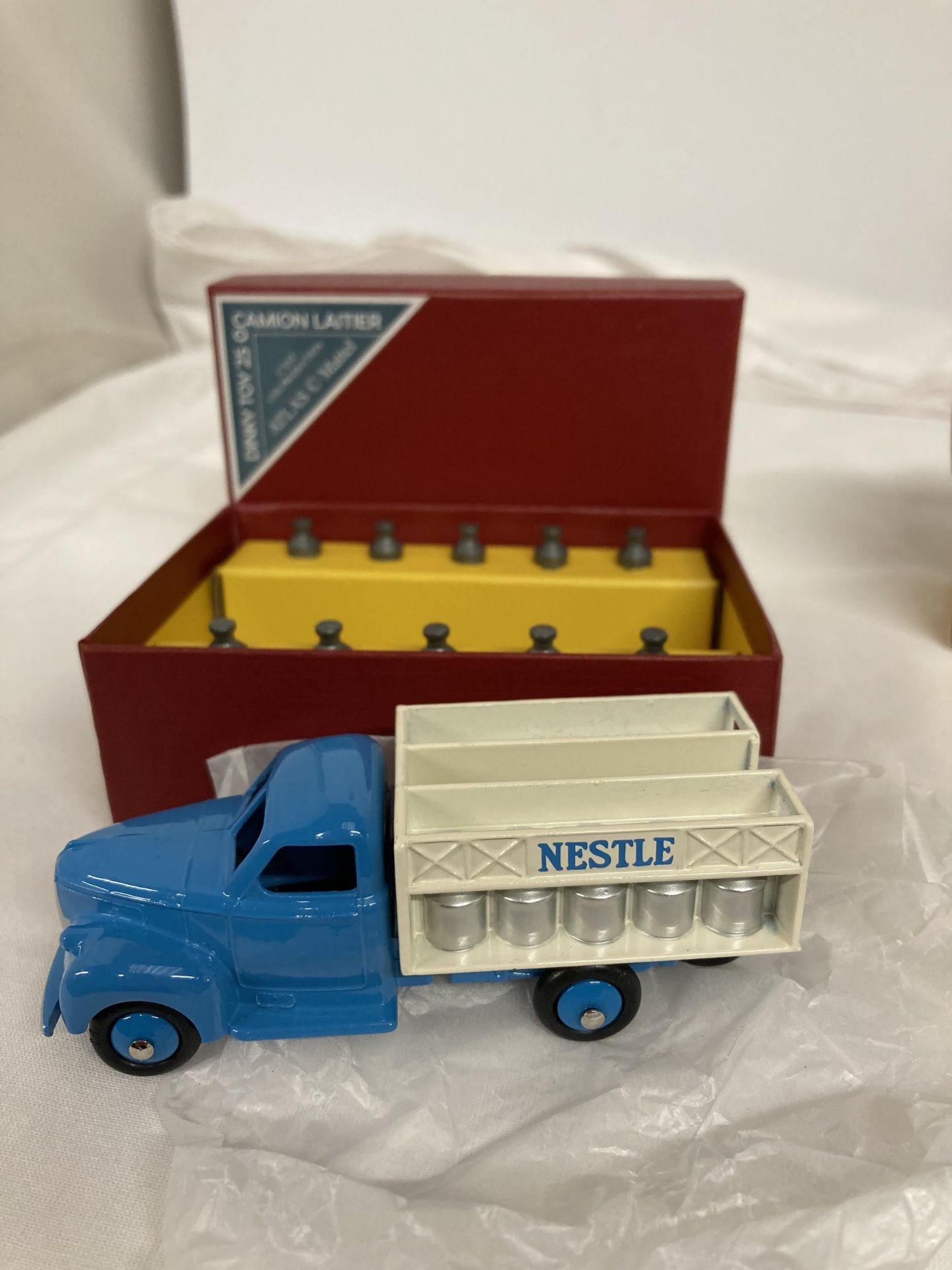 FOUR ATLAS DINKY MODELS (MINT AND BOXED) NO. 532 - LINCOLN PREMIERE - NO. 555 - A FORD - Image 3 of 6