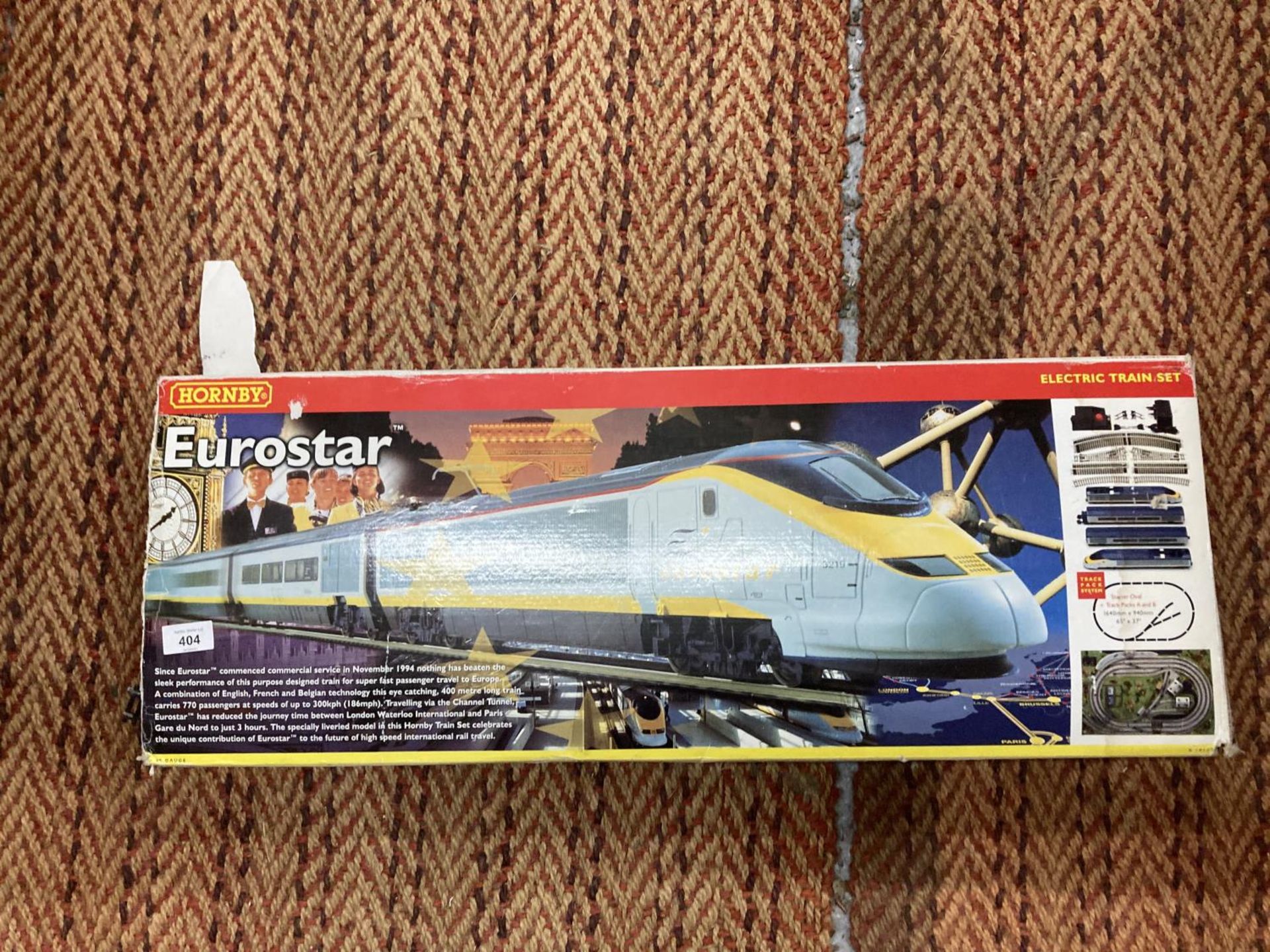 A HORNBY EUROSTAR ELECTRIC TRAIN SET - R1013