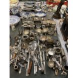 A LARGE MIXED LOT OF SILVER PLATED AND STAINLESS STEEL WARES