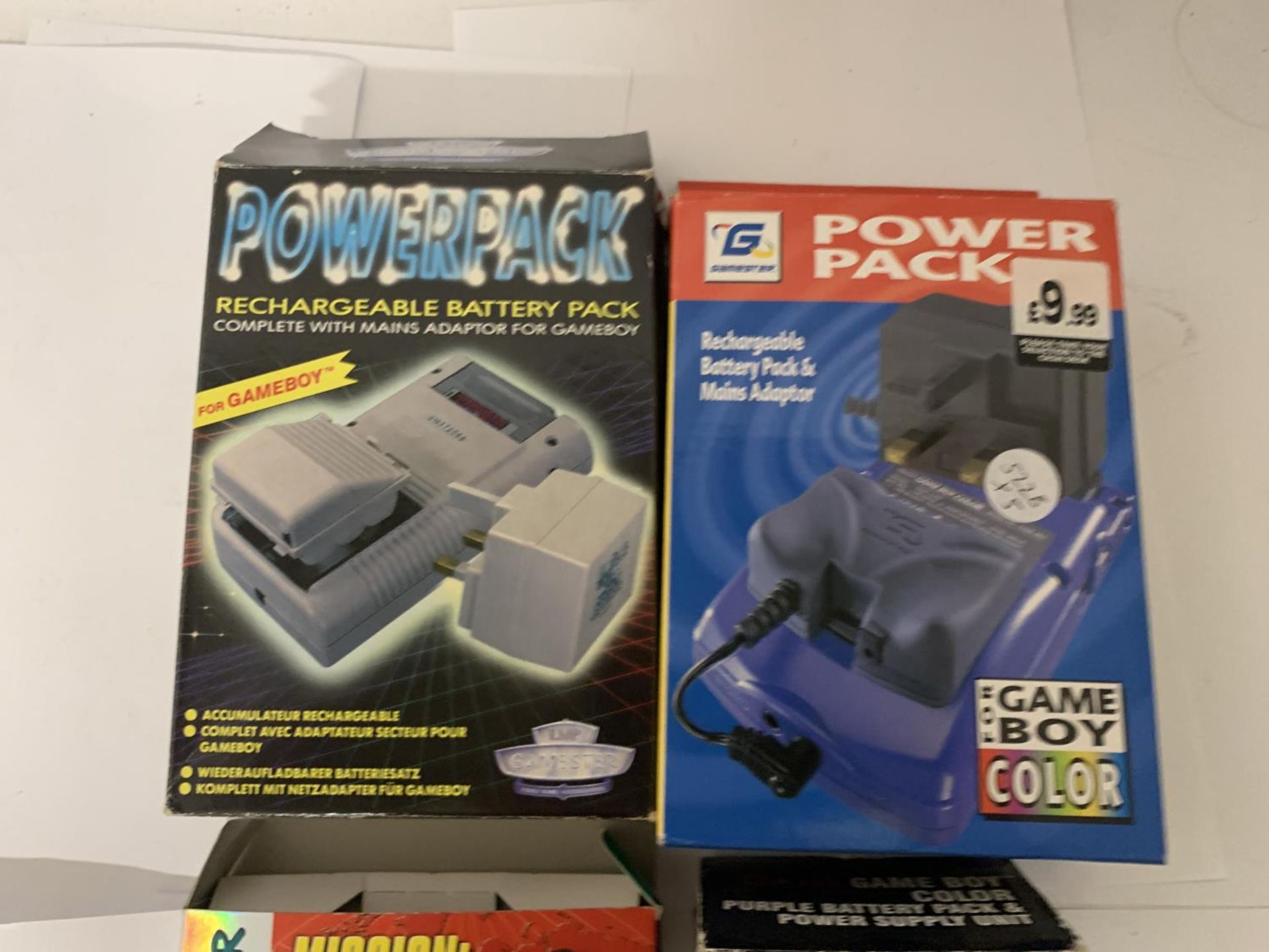 FIVE GAMING POWERPACKS TO INCLUDE A POWER PAK AND MAINS ADAPTOR FOR USE WITH GAMEBOY POCKET, GAMEBOY - Image 2 of 7