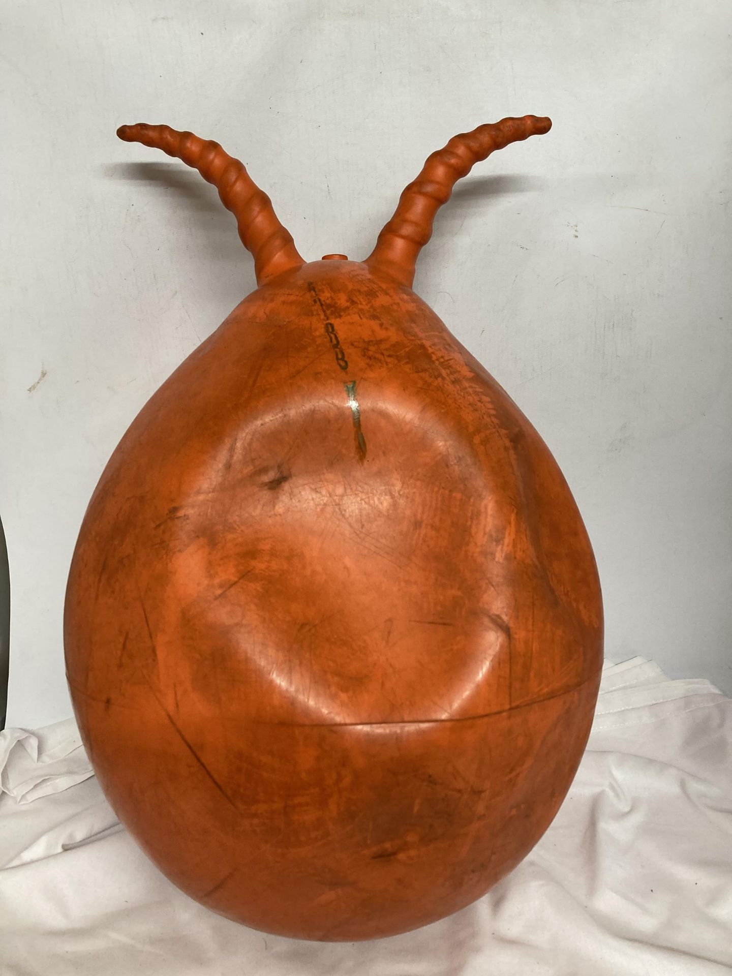 A VINTAGE SPACE HOPPER - NEEDS AIR - Image 2 of 3