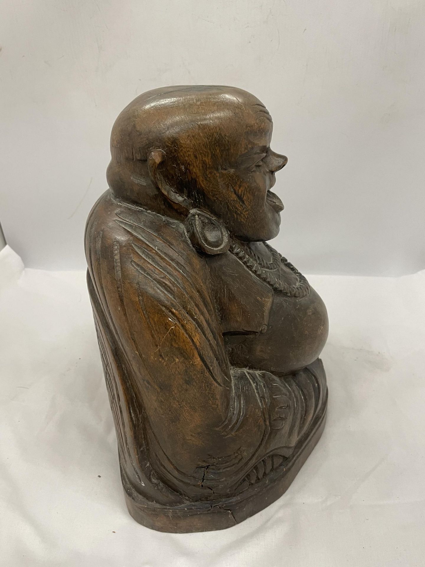 A LARGE CARVED WOODEN BUDDHA FIGURE 13" TALL - Image 2 of 4