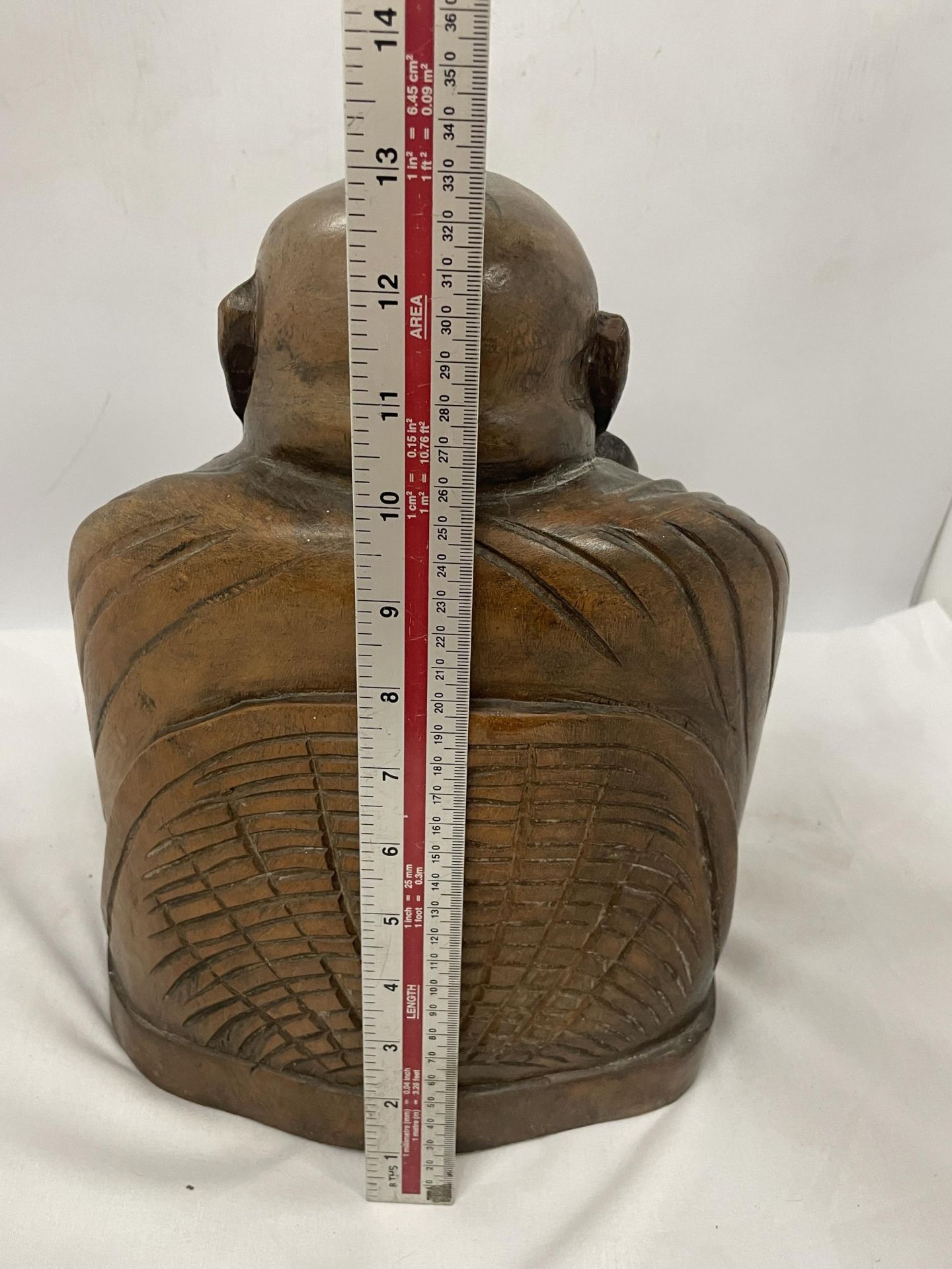 A LARGE CARVED WOODEN BUDDHA FIGURE 13" TALL - Image 4 of 4