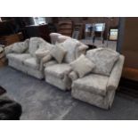 A MODERN THREE PIECE PARKER KNOLL LOUNGE SUITE COMPRISING THREE SEATER KNOWLE SETTEE AND TWO EASY