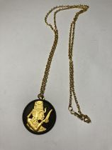 A WEDGWOOD BLACK AND GOLD JASPERWARE EGYPTIAN CHAIN AND PENDANT