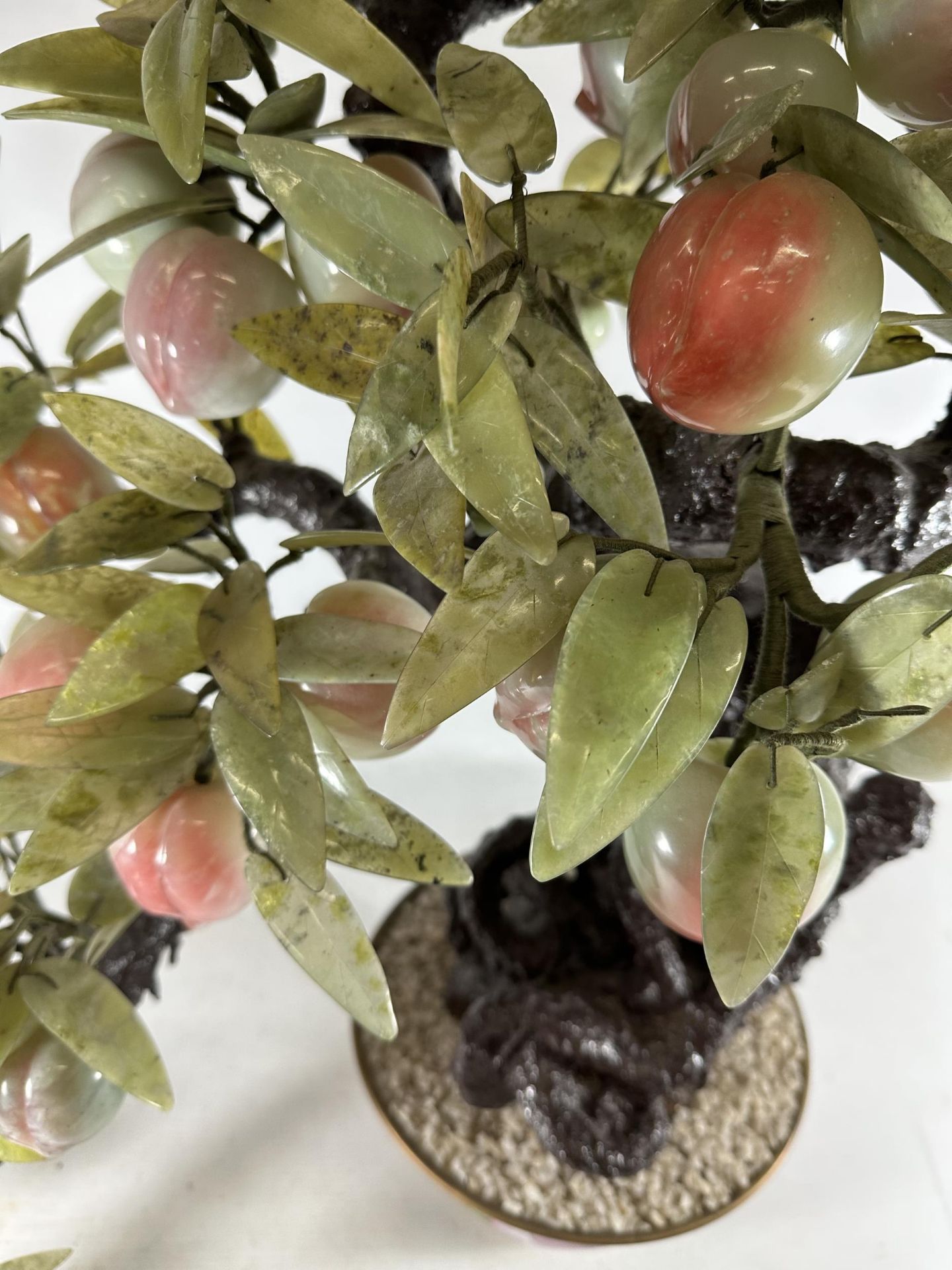 A LARGE AND IMPRESSIVE ORIENTAL MODEL OF A BONSAI TREE WITH GREEN GLASS LEAVES AND PINK FRUIT - Image 4 of 12