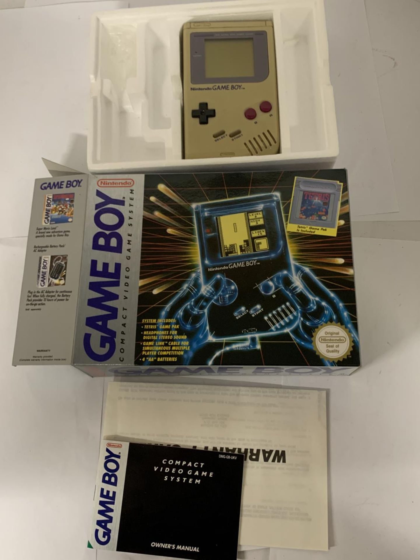 A BOXED NINTENDO GAMEBOY