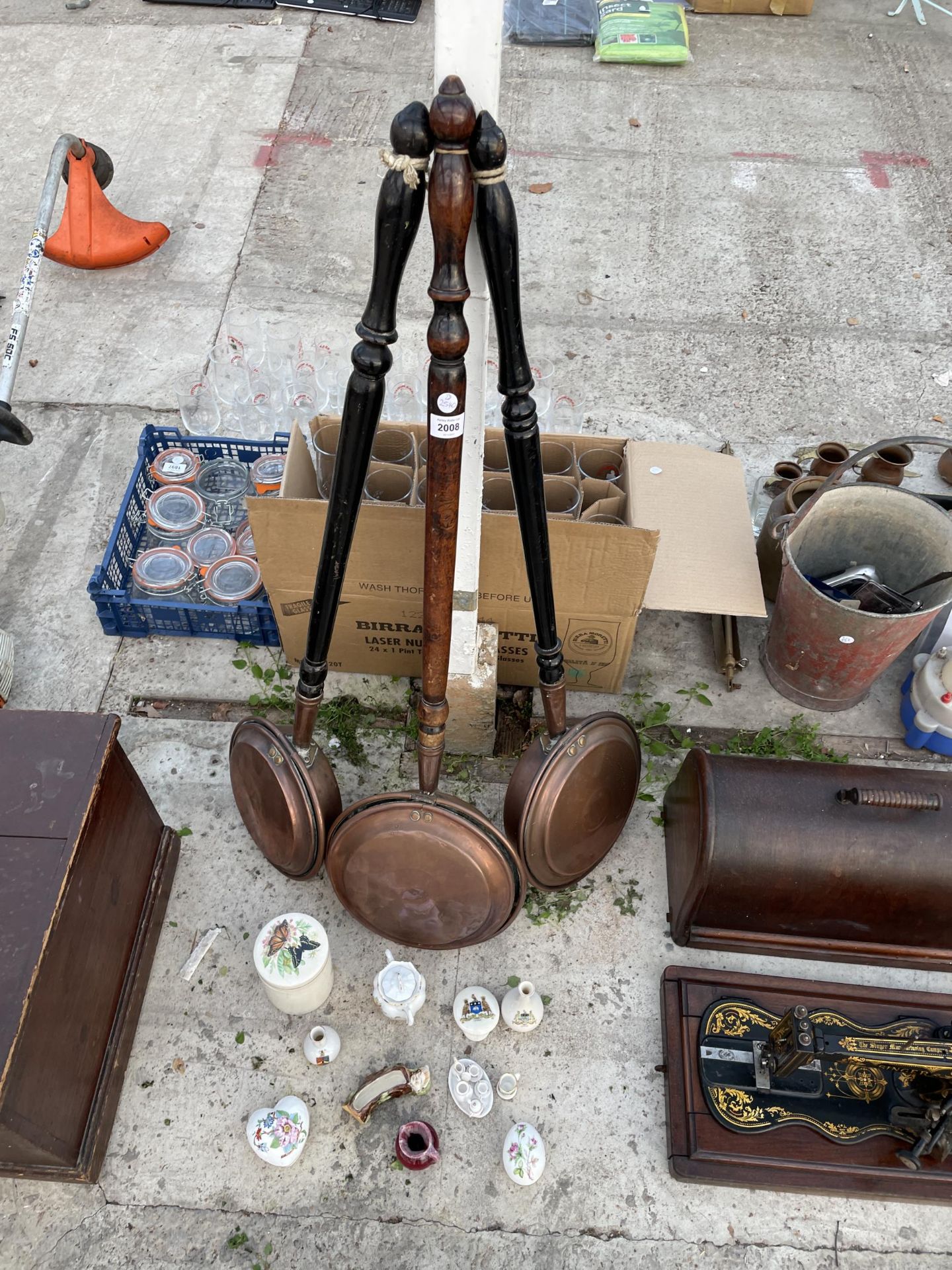 THREE COPPER BED WARMING PANS AND AN ASSORTMENT OF CERAMICS