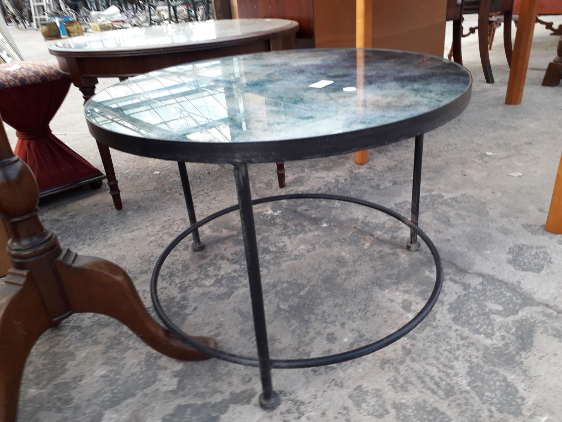 A MODERN 24" DIAMETER COFFEE TABLE ON METALWARE BASE - Image 2 of 2