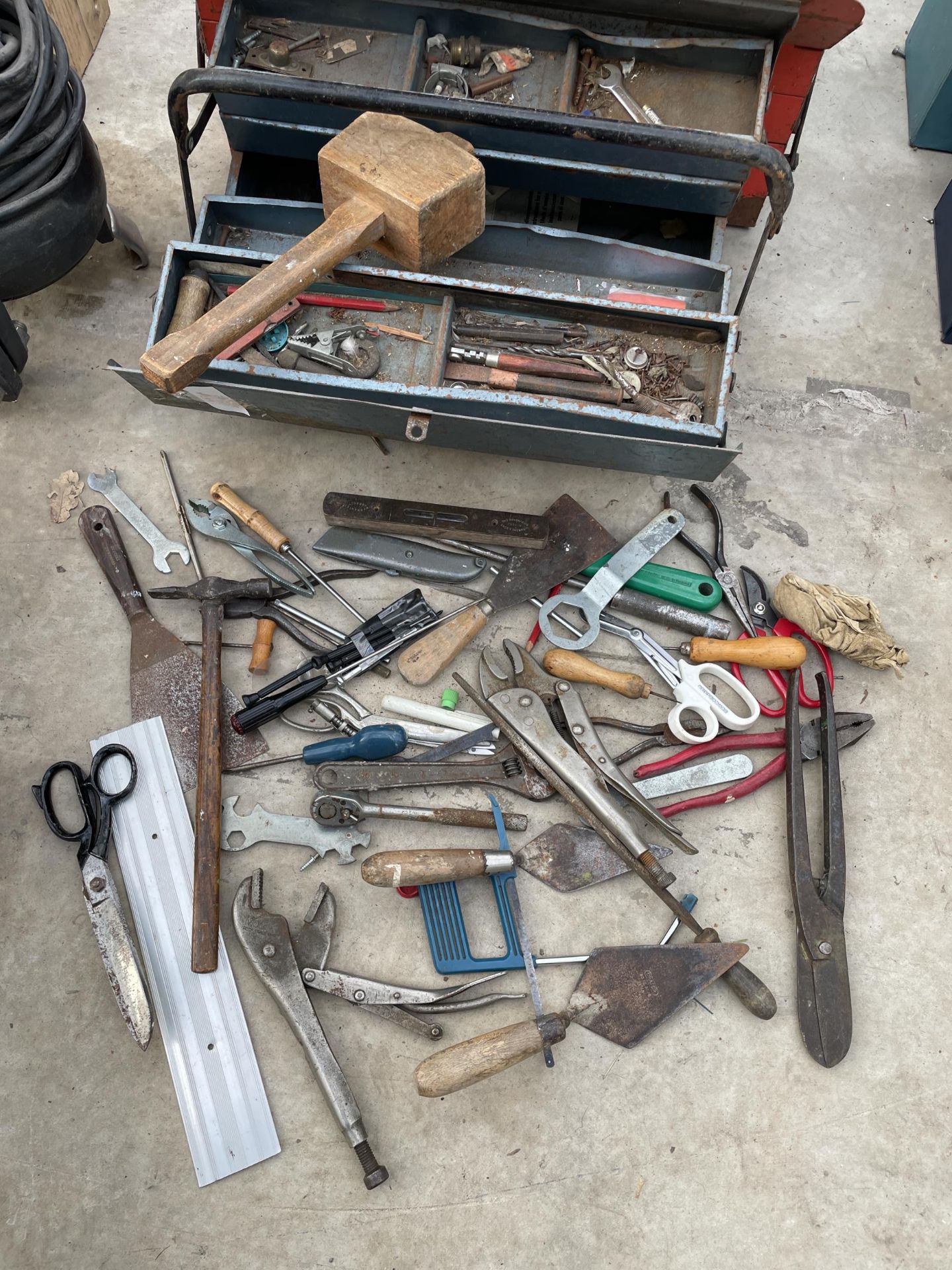 THREE METAL TOOL BOXES AND A LEATHER BAG WITH AN ASSORTMENT OF TOOLS TO INCLUDE PLIERS AND TROWELS - Image 3 of 3