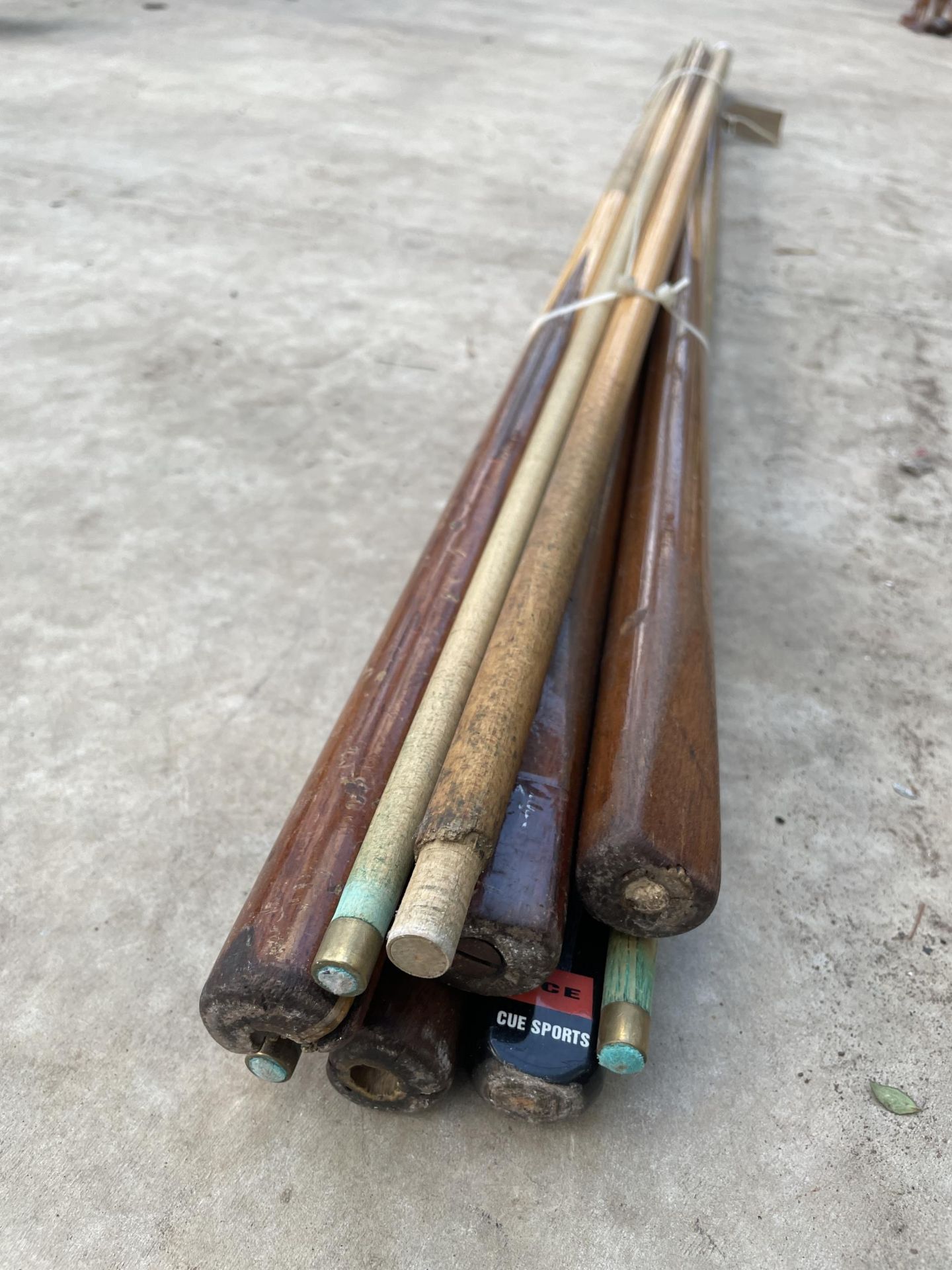 NINE VARIOUS WOODEN SNOOKER CUES - Image 3 of 3