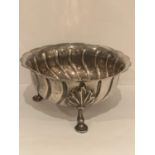 A HALLMARKED LONDON SILVER FOOTED BOWL GROSS WEIGHT 197 GRAMS