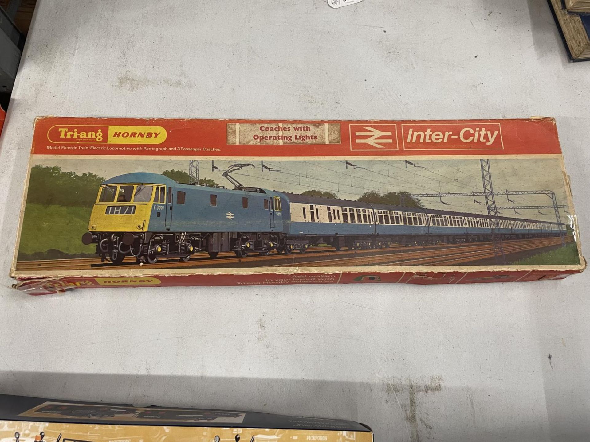 A BOXED 1960'S TRI-ANG HORNBY INTER-CITY SET NO. R644A, WITH OPERATING COACH LIGHTS