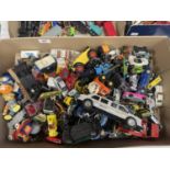 A LARGE COLLECTION OF PLAYWORN CARS TO INCLUDE DINKY, MATCHBOX ETC