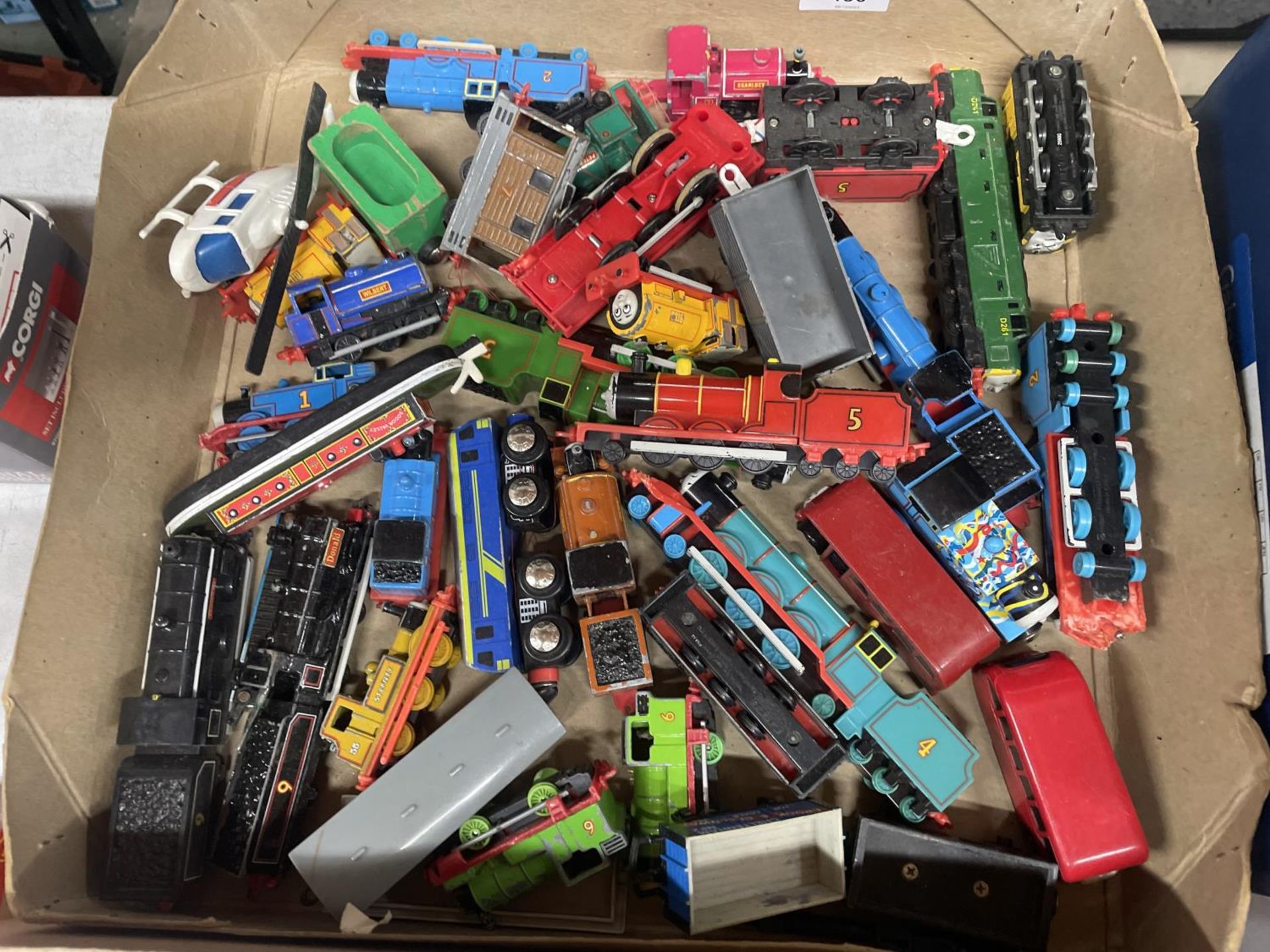 A LARGE COLLECTION OF THOMAS AND HIS FRIENDS TANKENGINE TRAINS