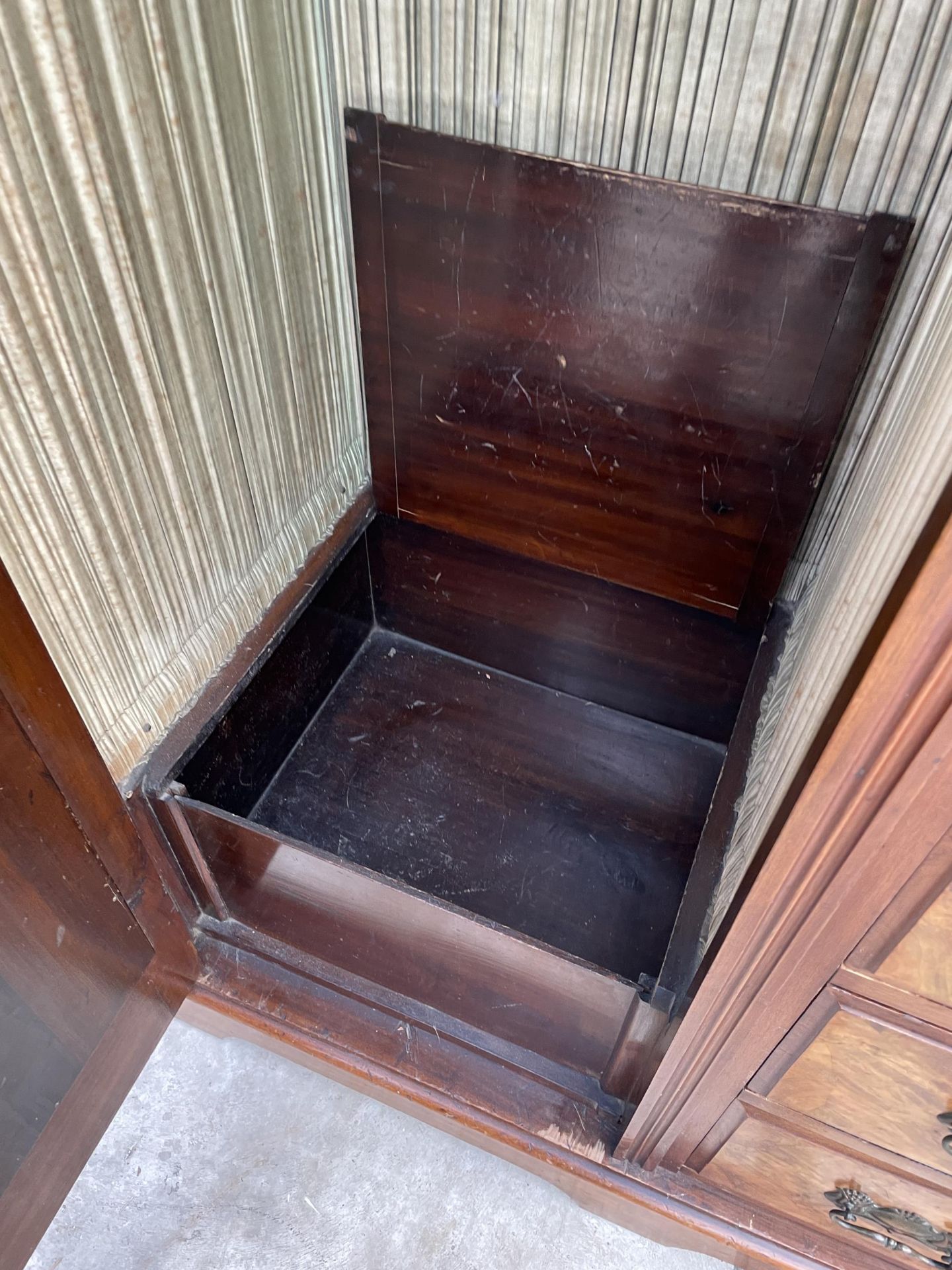 A VICTORIAN WALNUT WARDROBE WITH TWO MIRROR DOORS, TWO SHORT, THREE LONG DRAWERS AND GLAZED TWO DOOR - Image 6 of 6