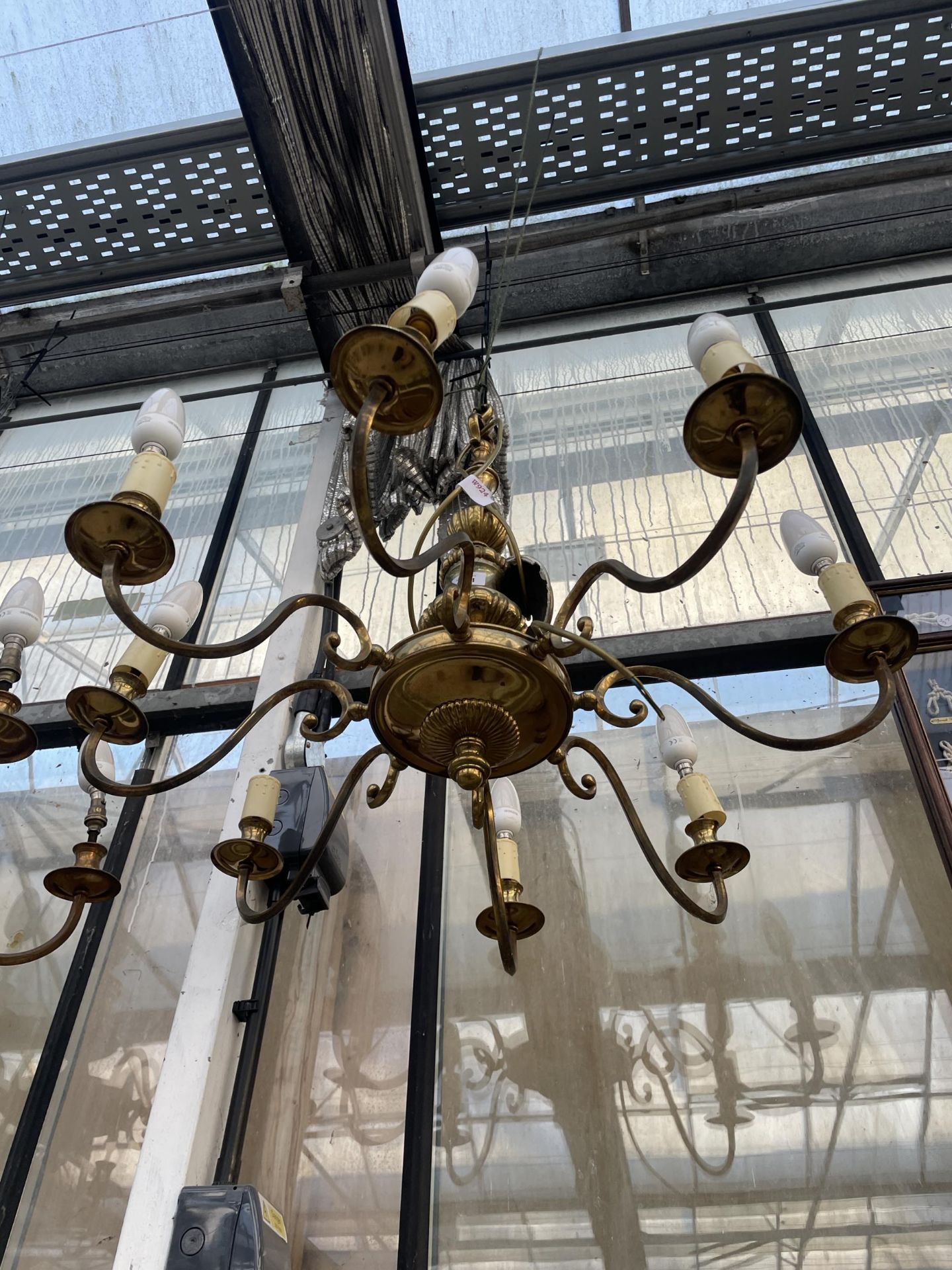 A PAIR OF EIGHT BRANCH BRASS CEILING LIGHT CHANDELIERS - Image 4 of 5