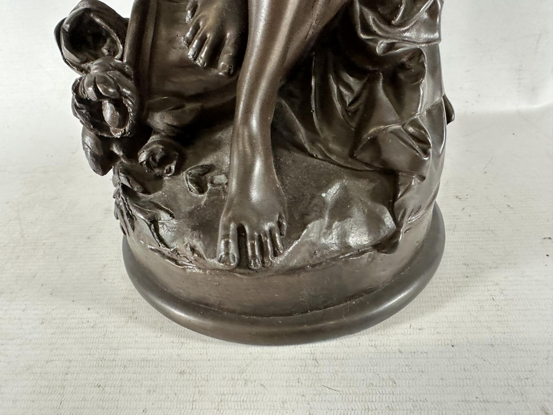 A BELIEVED ALBERT-ERNEST CARRIER-BELLEUSE (1824-1887) LARGE BRONZE MODEL OF A LADY HOLDING TWO - Image 4 of 11
