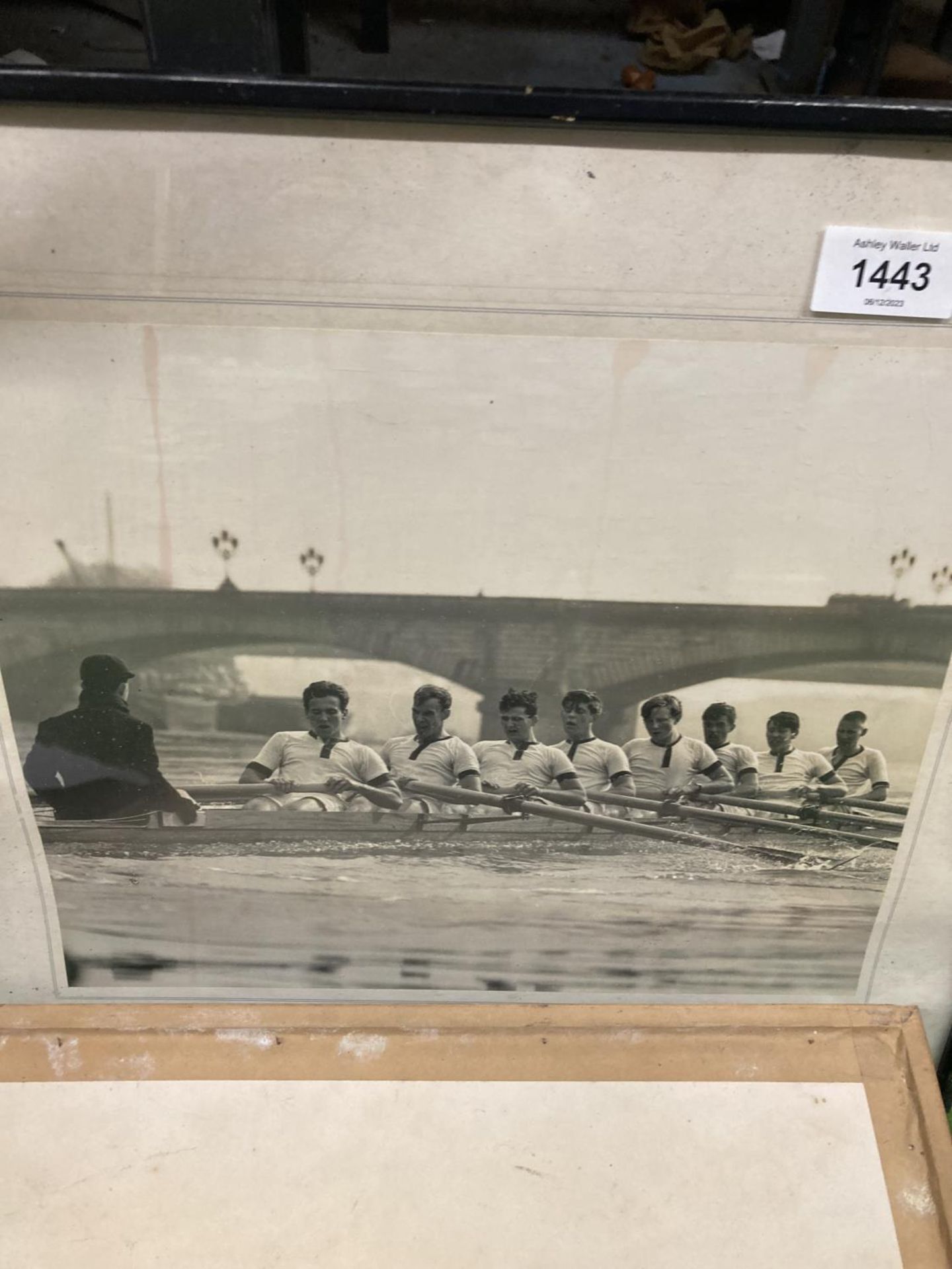 A GROUP OF 1950/1960S PHOTOS OF THE OXFORD V CAMBRIDGE BOAT RACE AND ALSO THE HENLEY REGATTA - Bild 4 aus 4