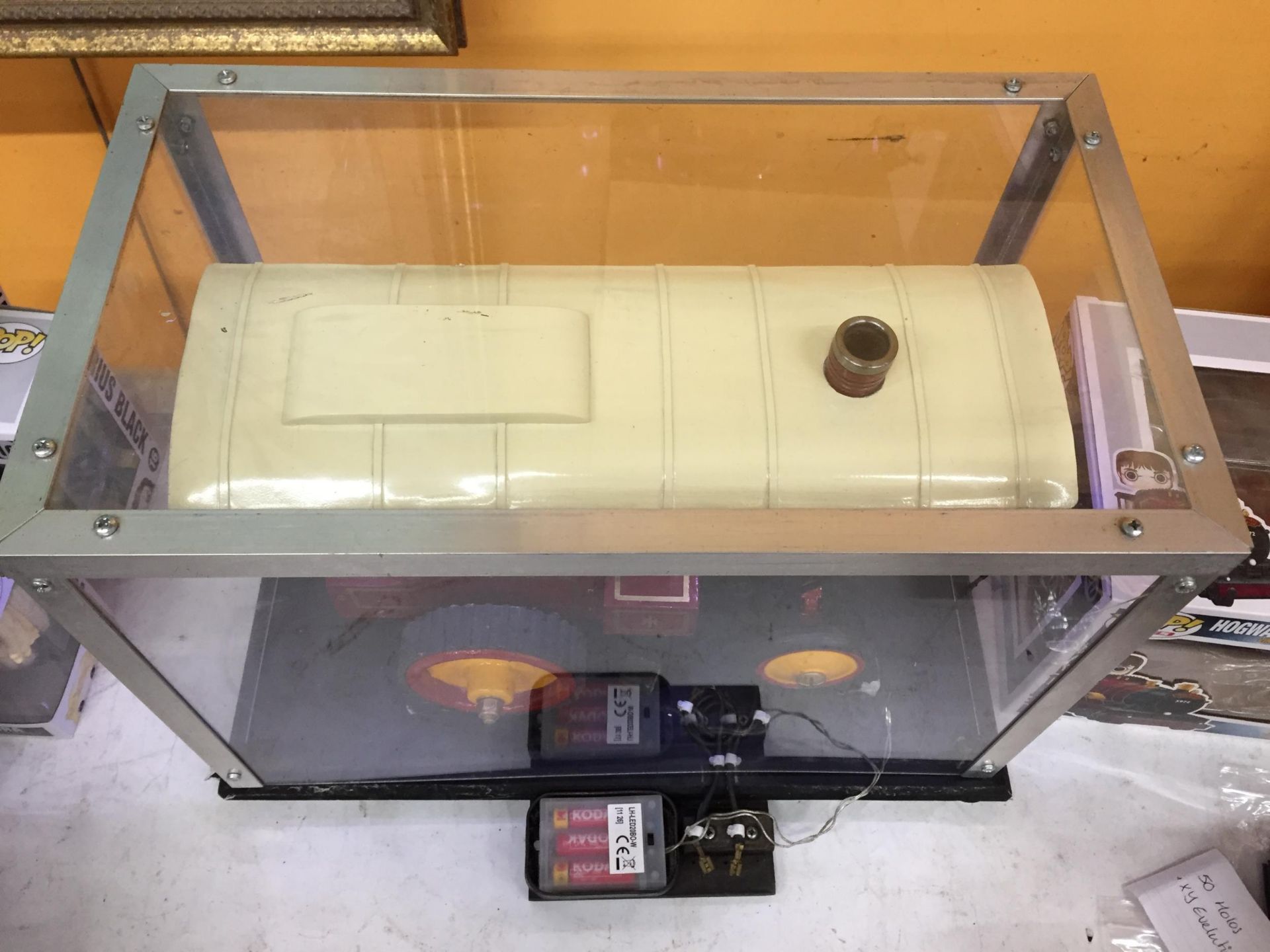 A VINTAGE WOODEN MODEL STEAM ENGINE, ON A WOODEN PLINTH BASE WITH PERSPEX DISPLAY BOX AND WITH - Image 2 of 4