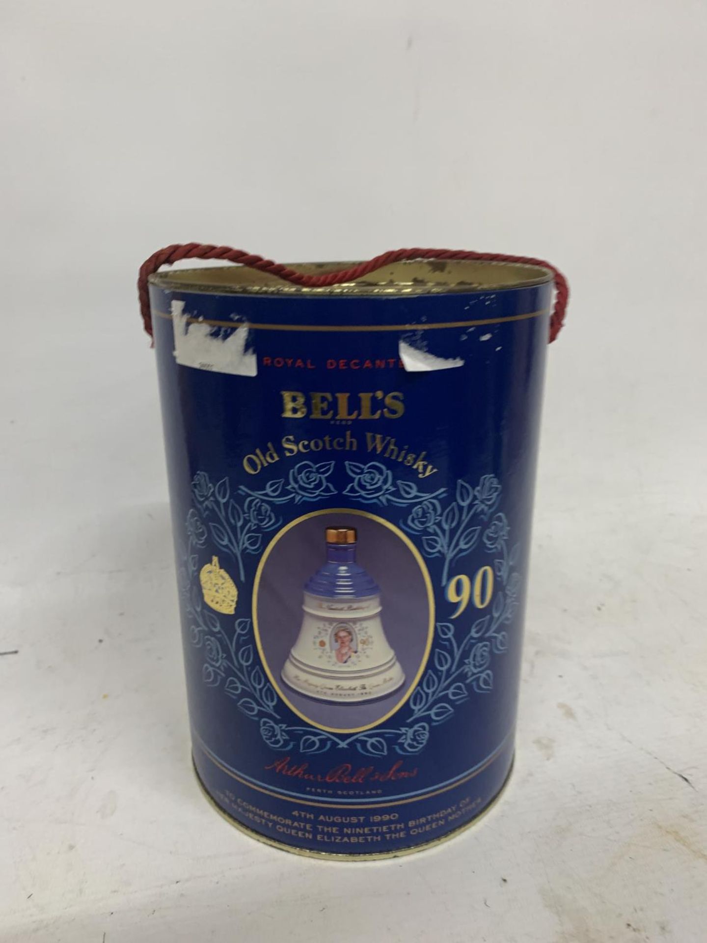 A BOXED 75CL BOTTLE - BELLS 1990 QUEEN ELIZABETH 90TH BIRTHDAY OLD SCOTCH WHISKY - Image 2 of 2