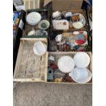 AN ASSORTMENT OF HOUSEHOLD CLEARANCE ITEMS TO INCLUDE CERAMICS AND GLASS WARE ETC