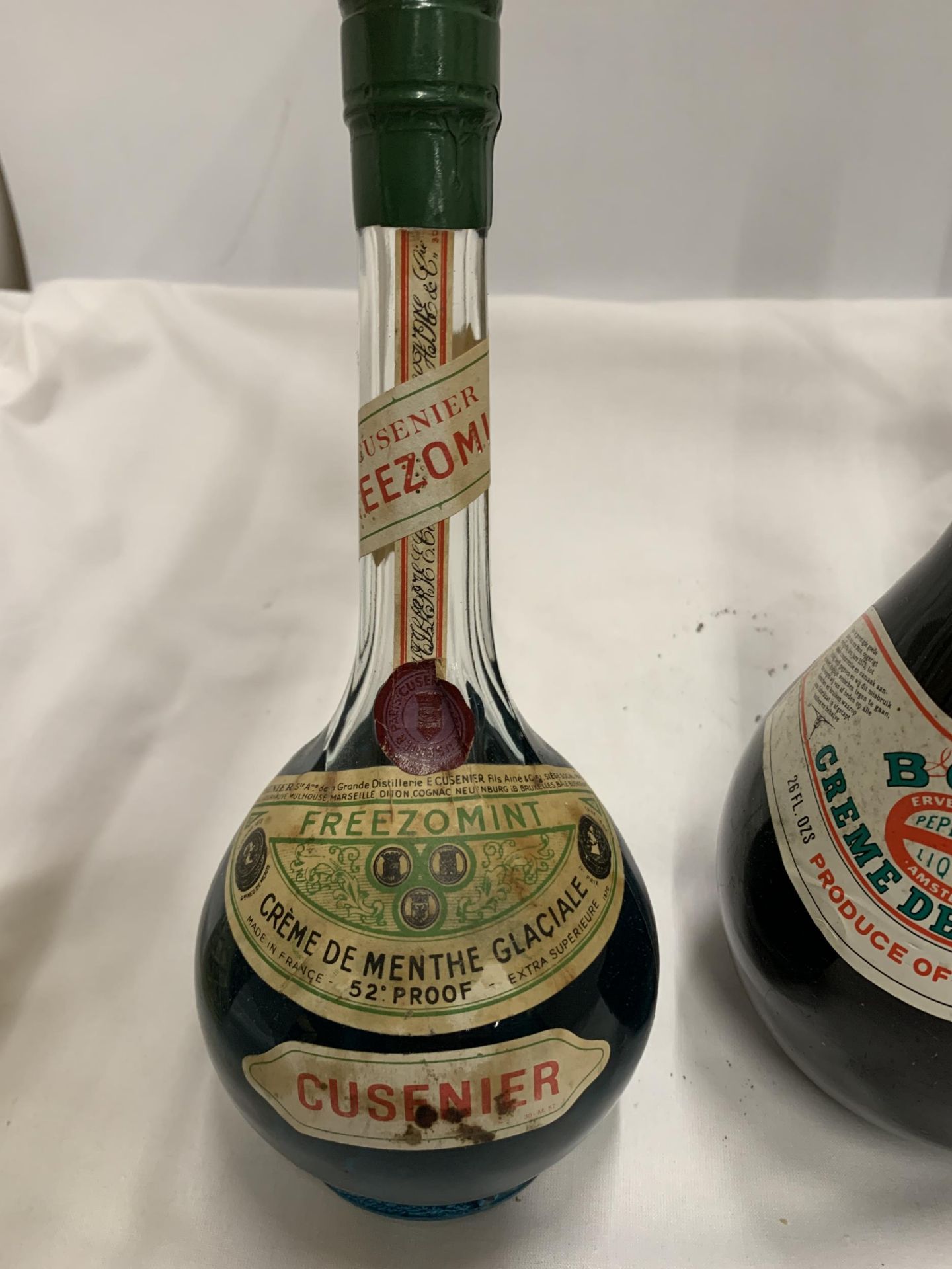 FOUR MIXED BOTTLES - BOLS CR�ME DE MENTHE, VICENTE BOSCH ETC - Image 3 of 5