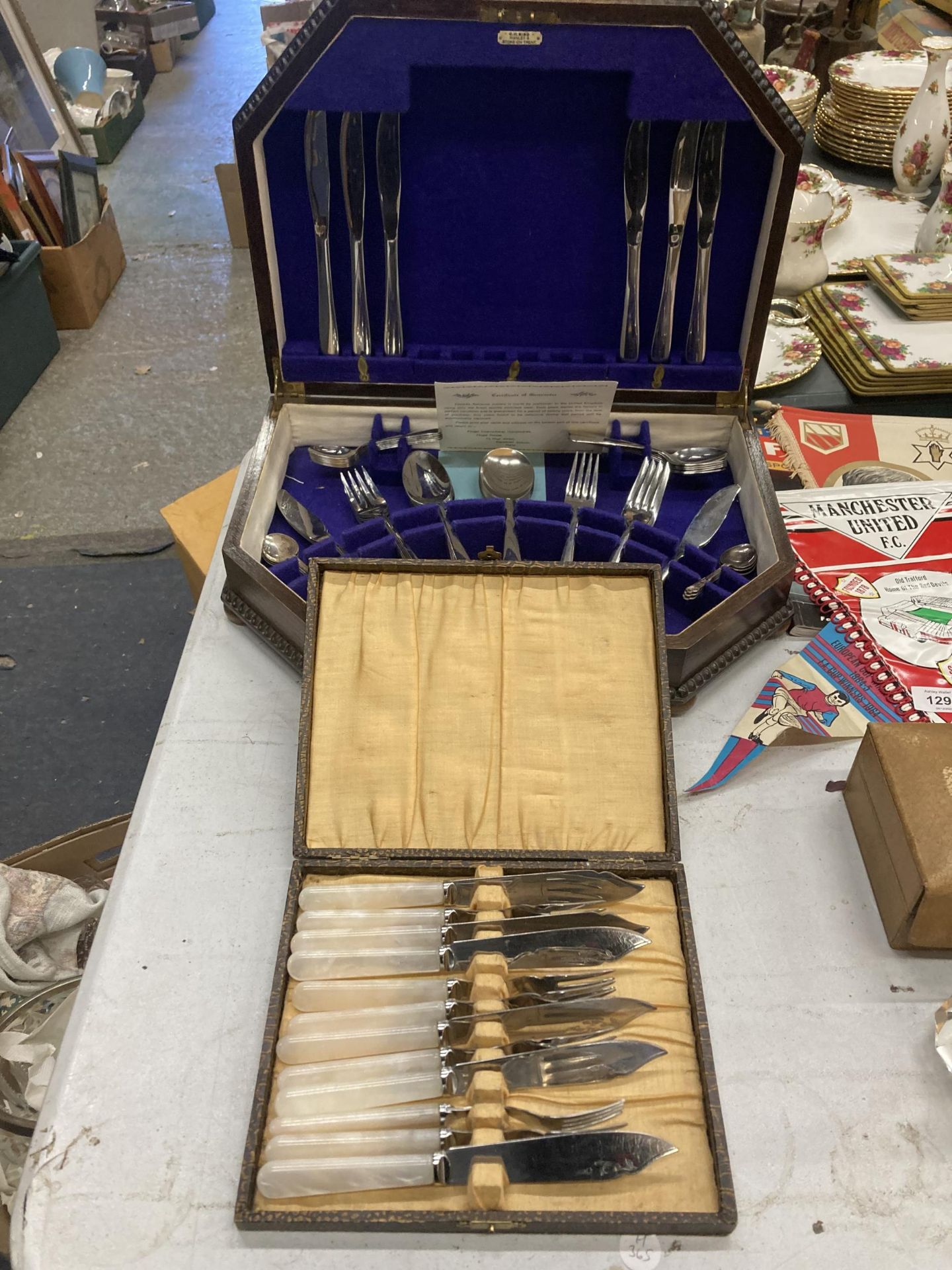TWO VINTAGE SILVER PLATED FLATWARE SETS TO INCLUDE OAK CASED EXAMPLE