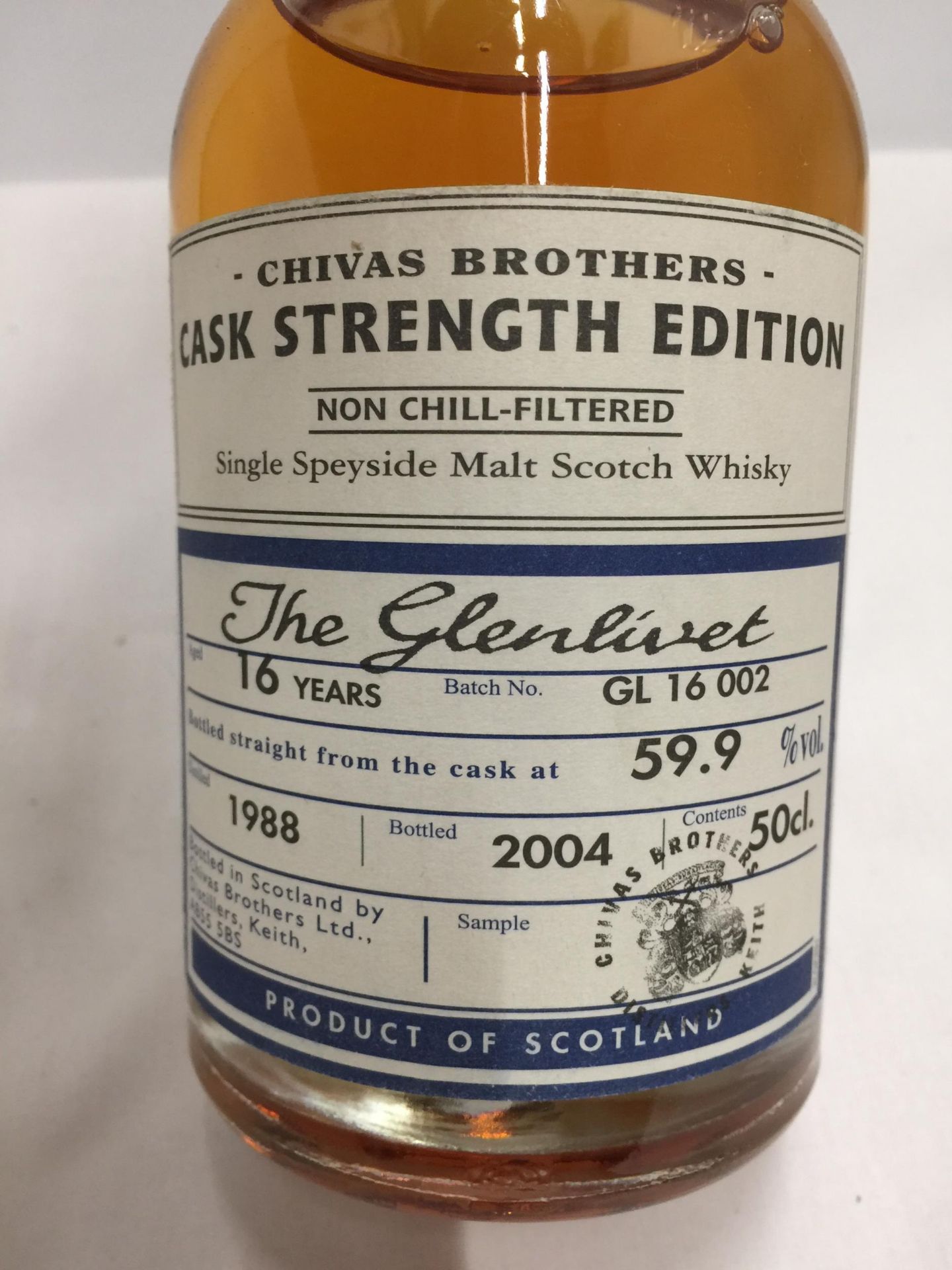 A 50CL BOTTLE - CHIVAS BROTHERS CASK STRENGTH EDITION 'THE GLENLIVET' 16 YEARS OLD SINGLE SPEYSIDE - Bild 3 aus 3