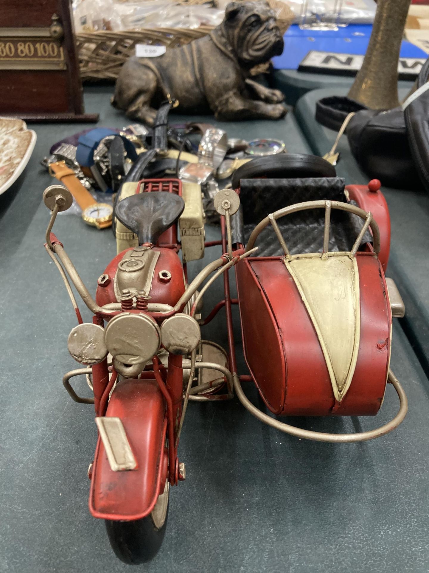 A TIN PLATE MOTOR BIKE AND SIDE CAR MODEL - Bild 2 aus 4