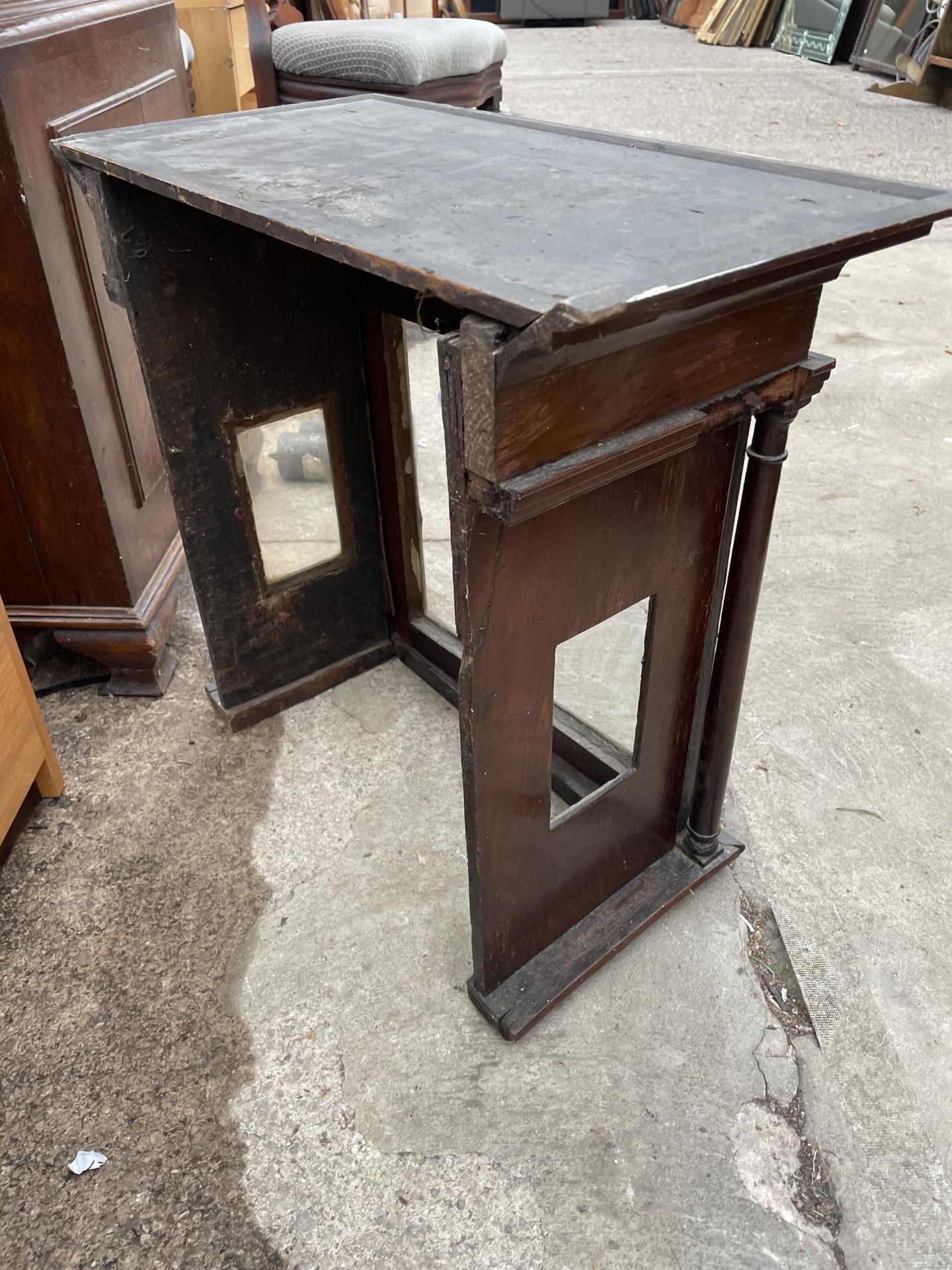 AN 18TH CENTURY OAK AND CROSSBANDED EIGHT-DAY LONGCASE CLOCK WITH SQUARE BRASS FACE, SHEPLEY, - Bild 7 aus 7