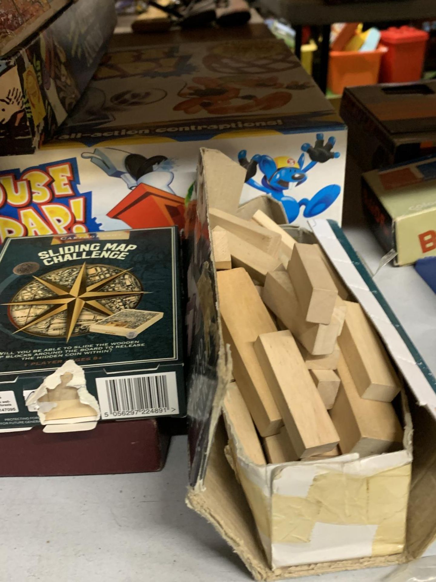 A QUANTITY OF VINTAGE GAMES TO INCLUDE MOUSE TRAP, CONNECT 4, THE VIKING GAME, PICK UP STICKS, ALPHA - Image 3 of 4