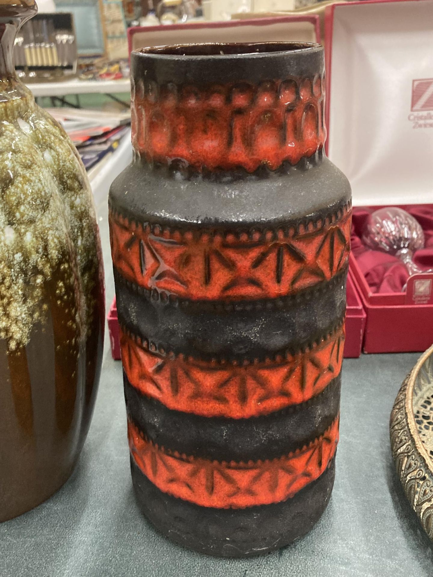 A GROUP OF THREE WEST GERMAN FAT LAVA VASES - Image 4 of 7