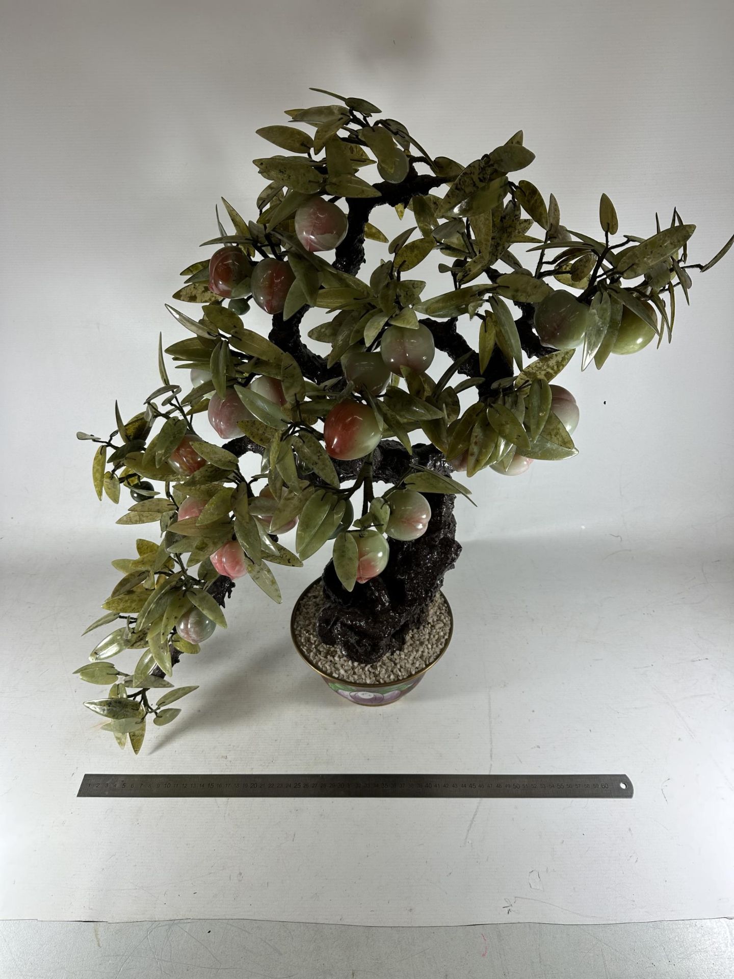 A LARGE AND IMPRESSIVE ORIENTAL MODEL OF A BONSAI TREE WITH GREEN GLASS LEAVES AND PINK FRUIT - Image 12 of 12