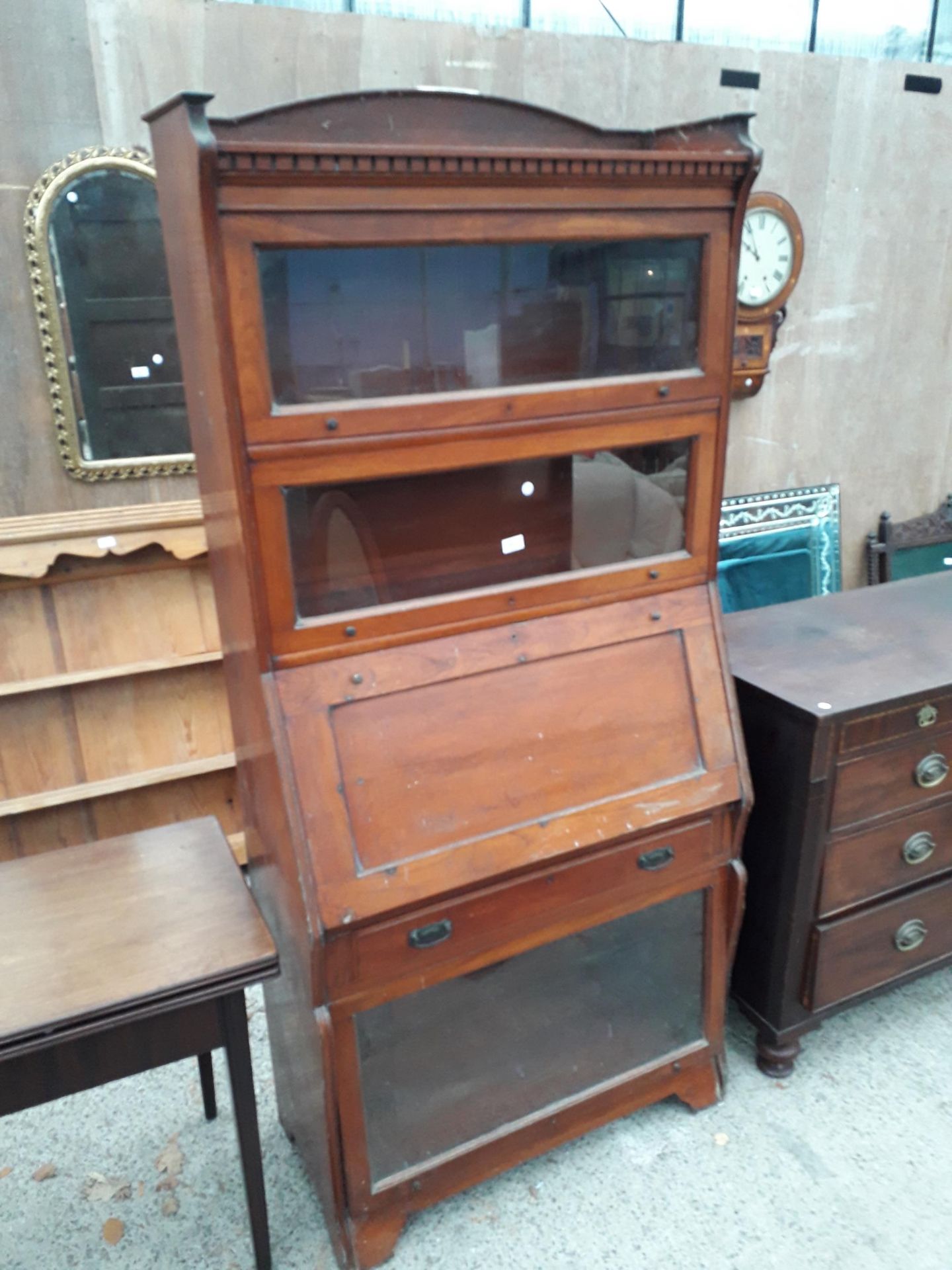 AN EDWARDIAN GLOBE WERNICKE STYLE BUREAU BOOKCASE WITH FITTED INTERIOR, SINGLE DRAWER, TWO SMALL AND